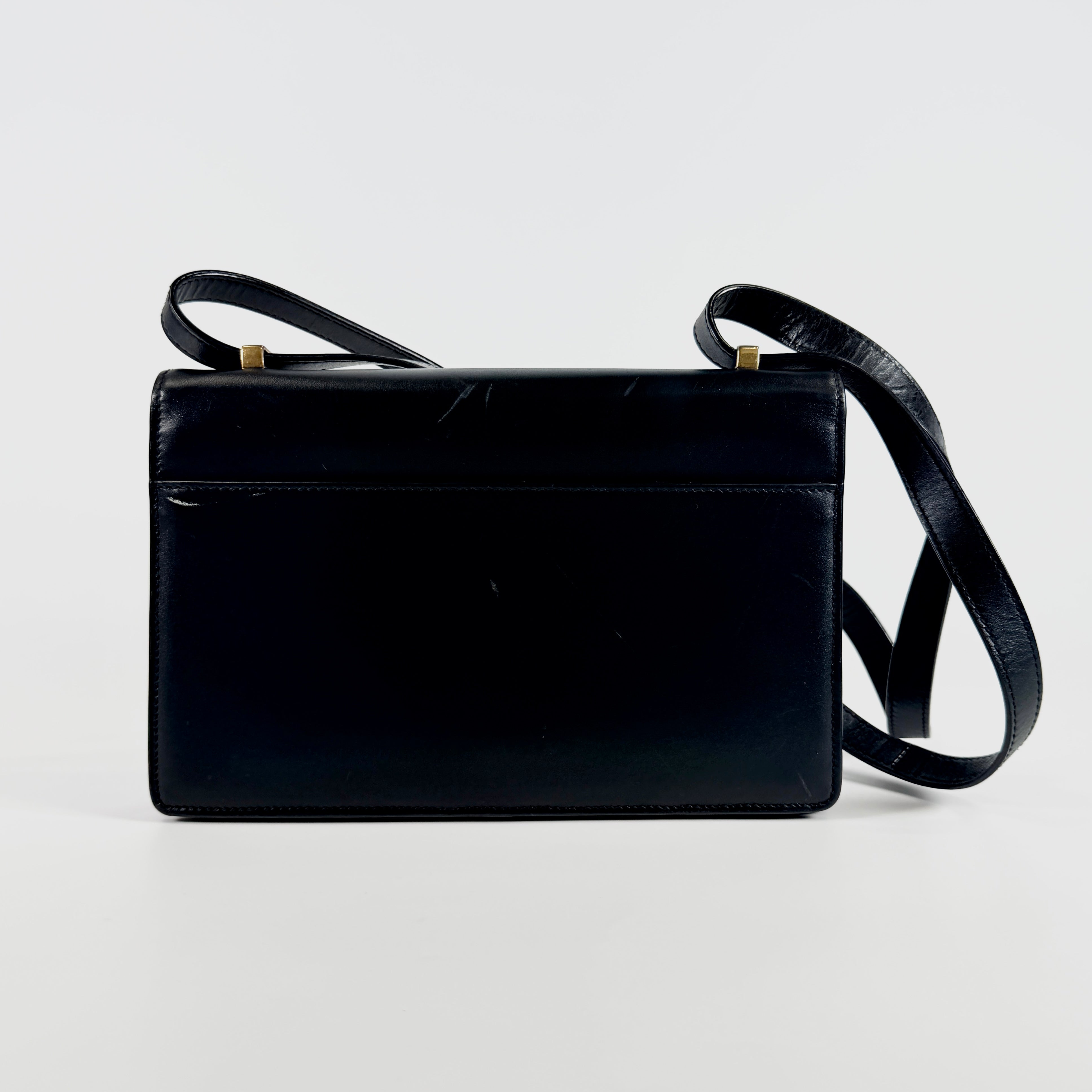 2604 secondhand Saint Laurent Calfskin Shoulder Bag