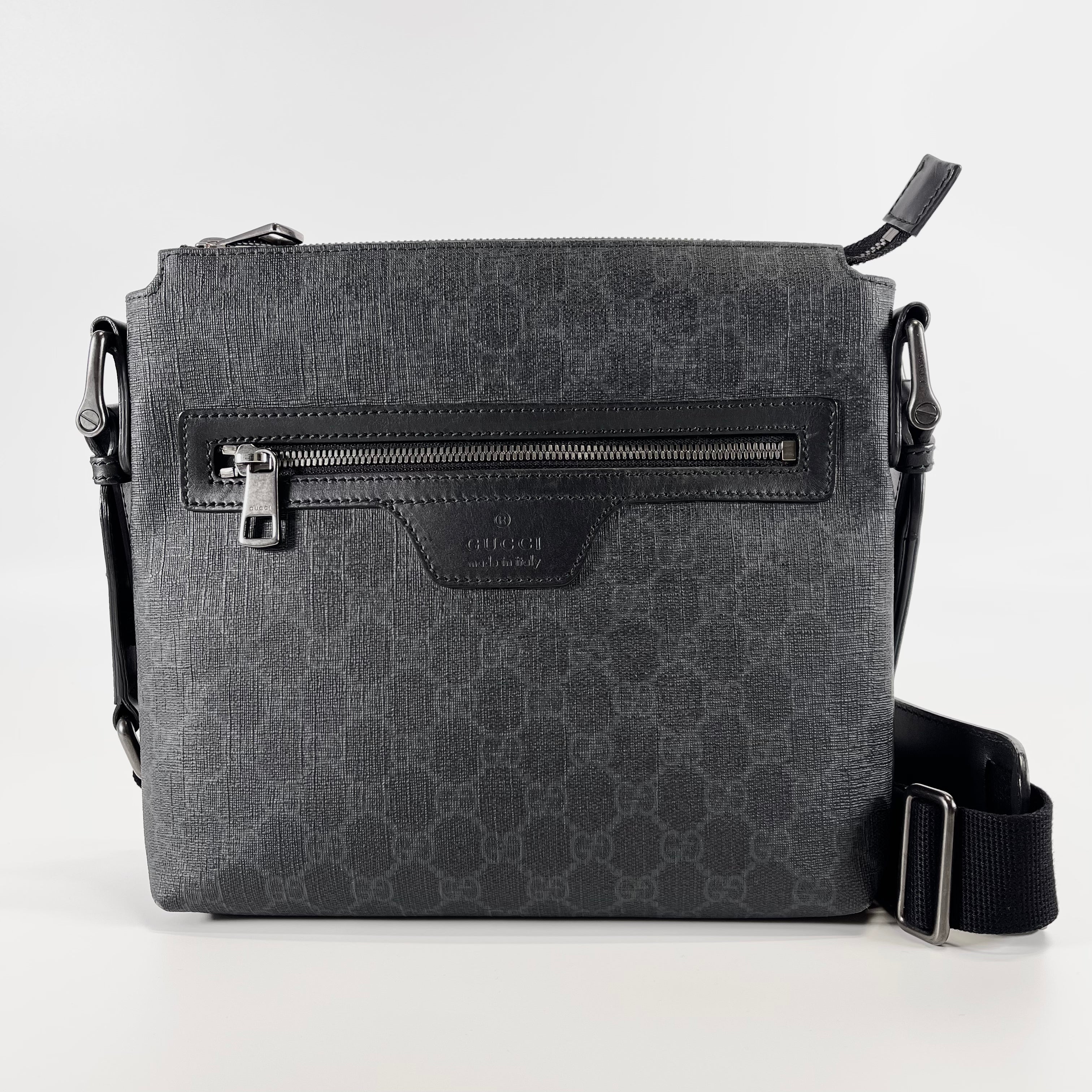2602 secondhand GUCCI Shoulder bag GG Pattern black Supreme