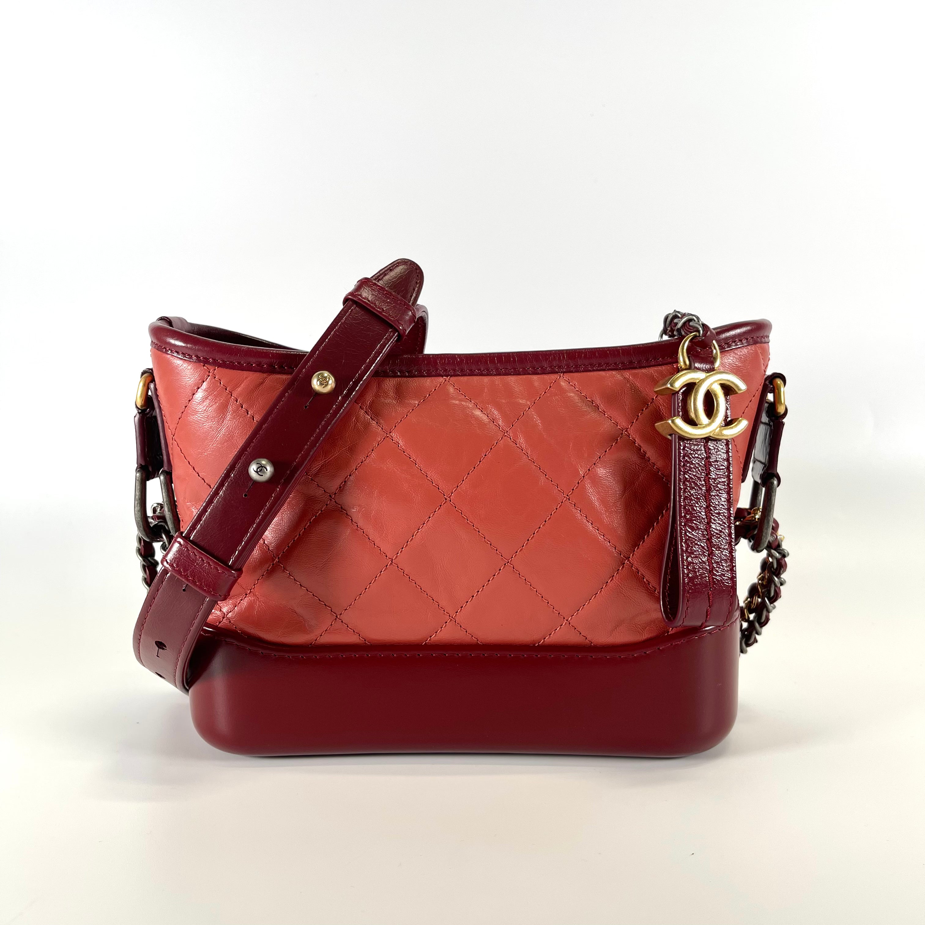 2601 CHANEL Gabriel Red leather A91810 25135134