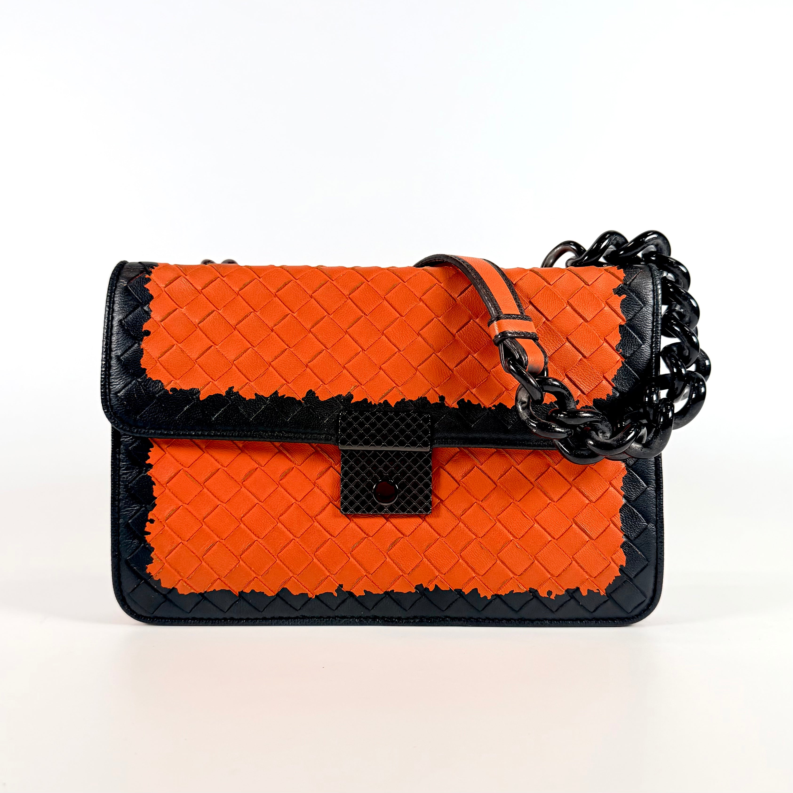 2606 secondhand BOTTEGA VENETA Intrecciato Shoulder Bag