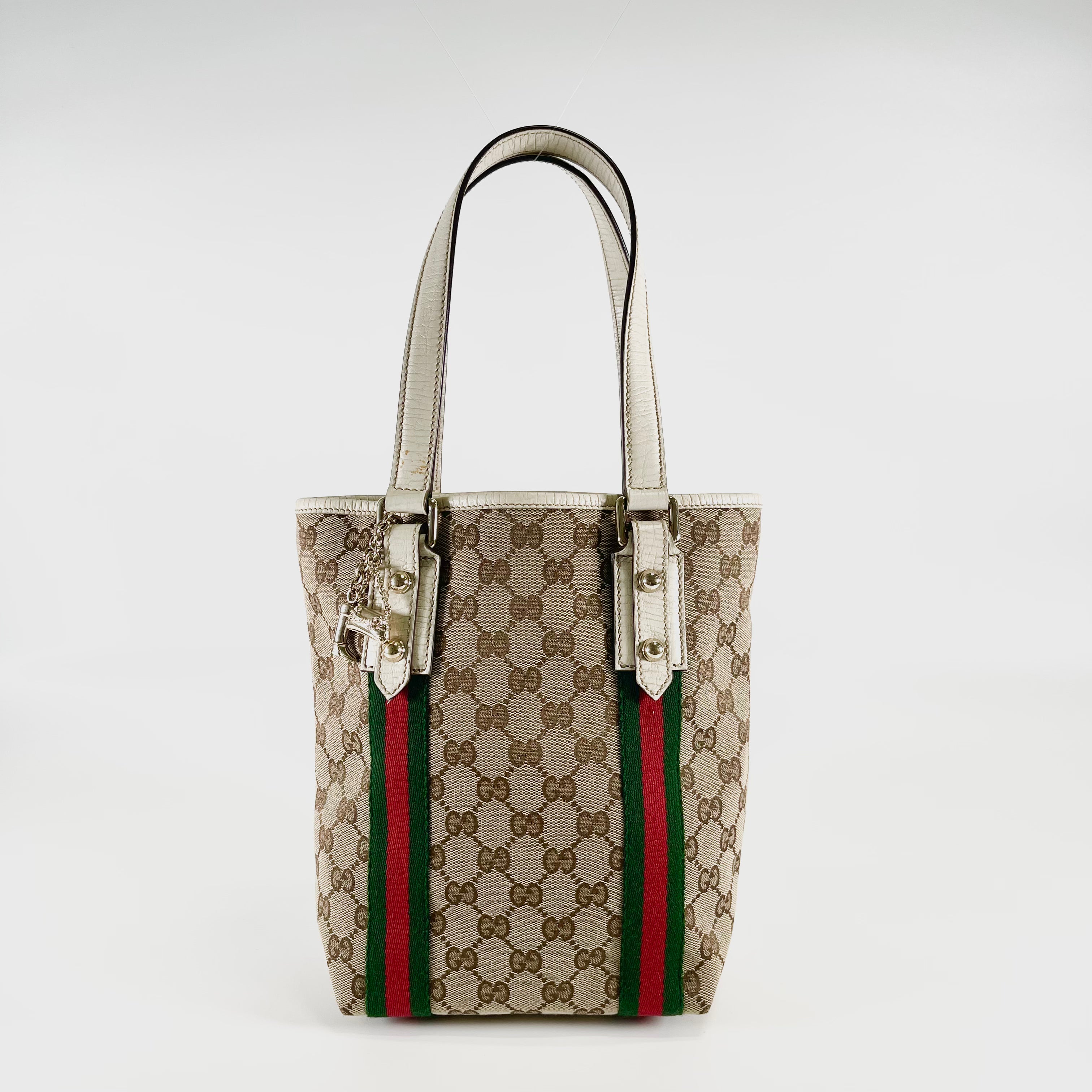2601 secondhand GUCCI GG canvas hand bag