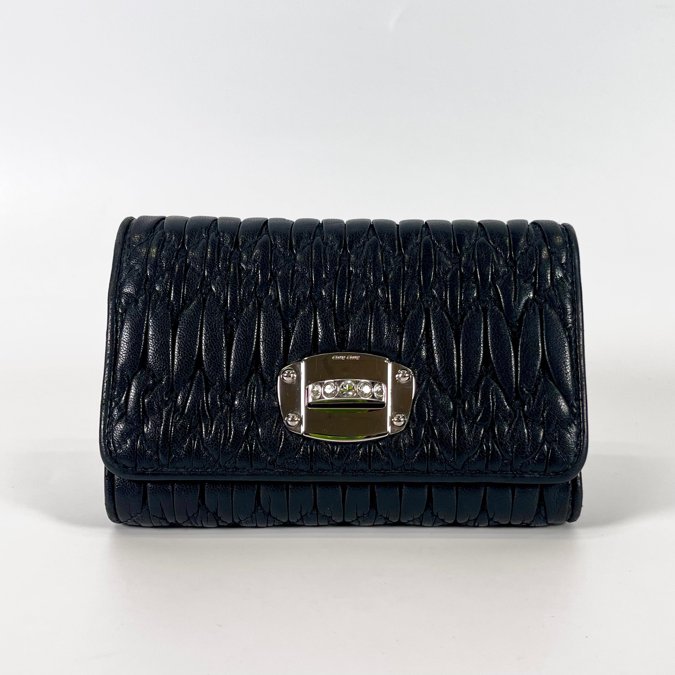 2511 MIUMIU Matelasse leather Compact Wallet black