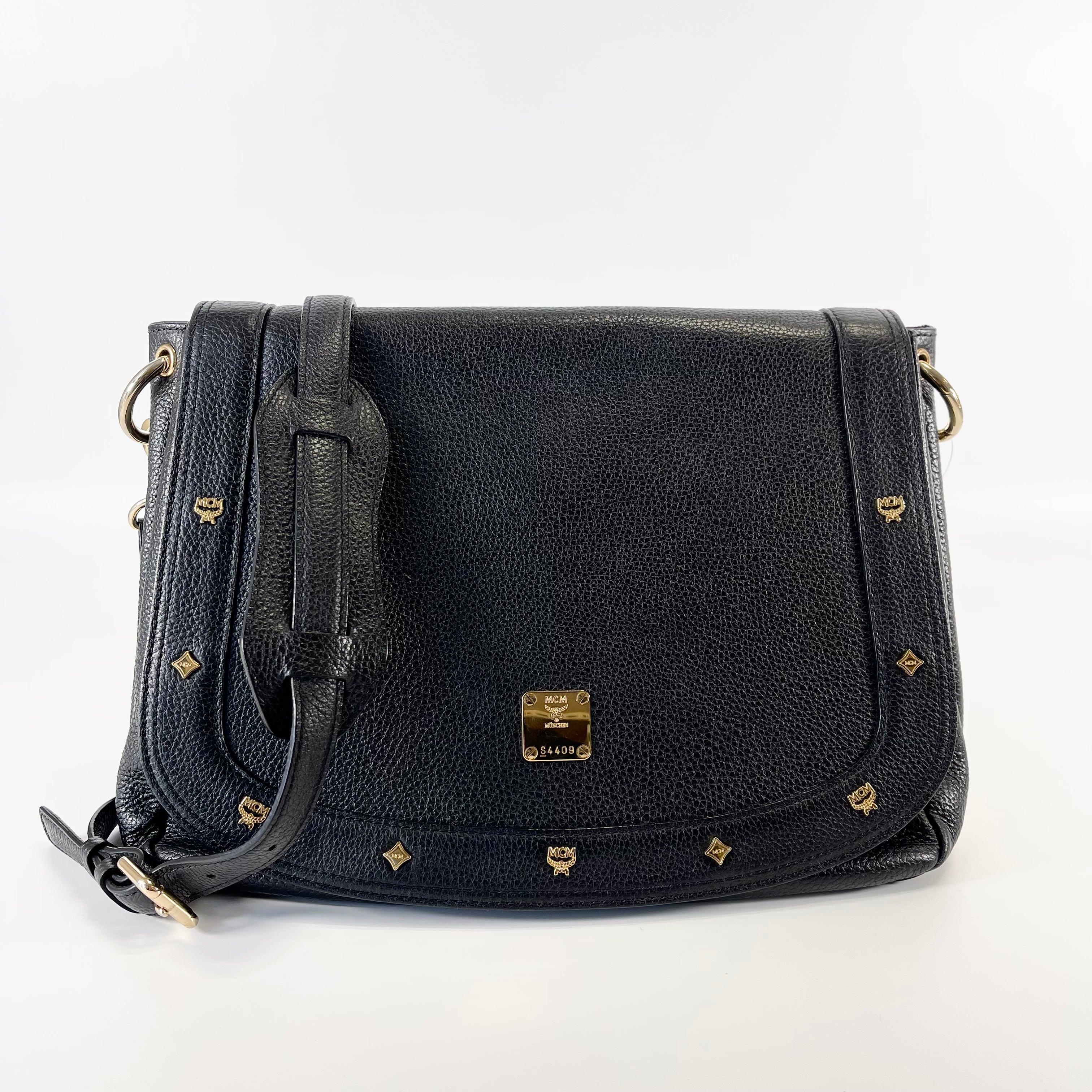 2602 secondhand MCM leather Shoulder bag black