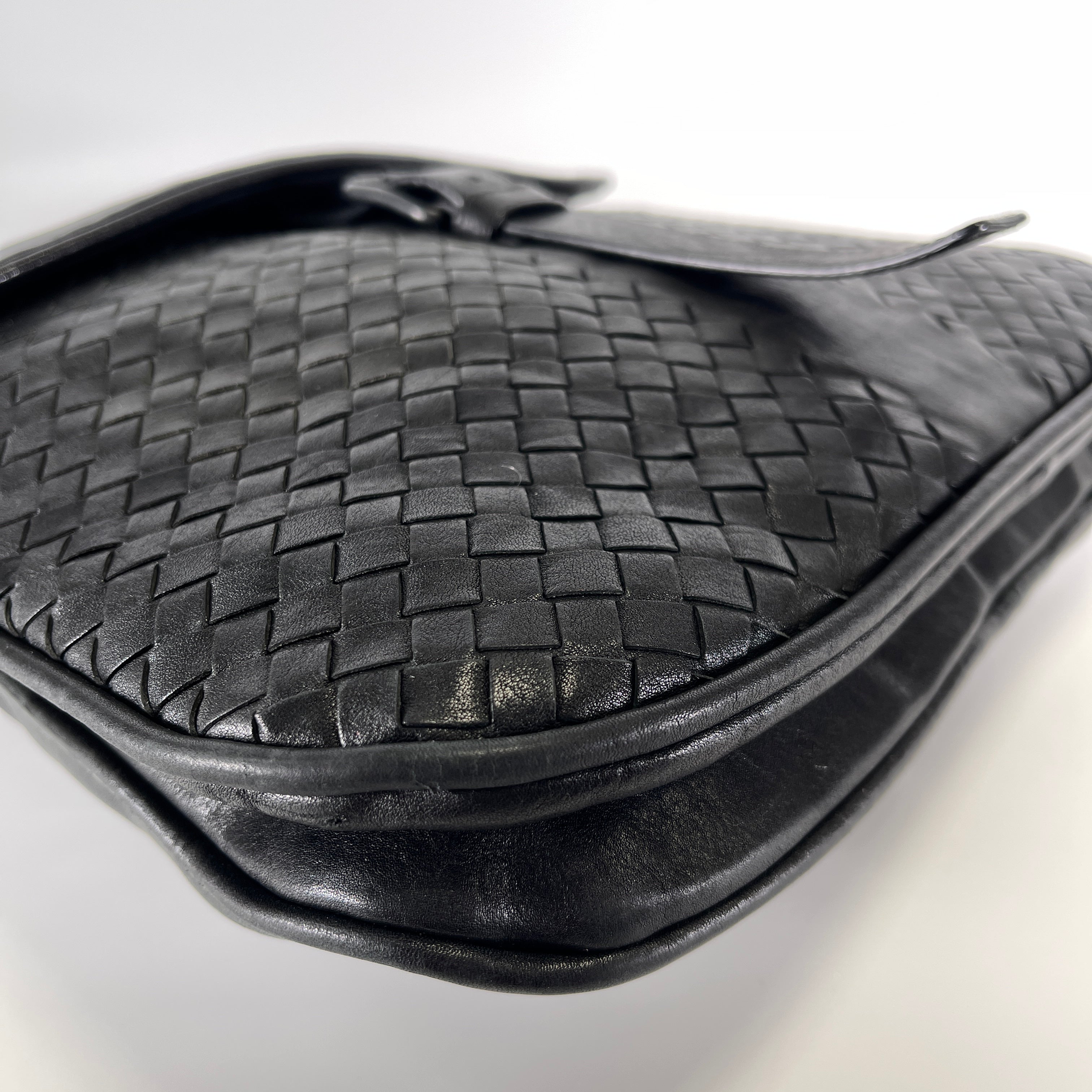 2604 secondhand BOTTEGA VENETA Intrecciato shoulder black