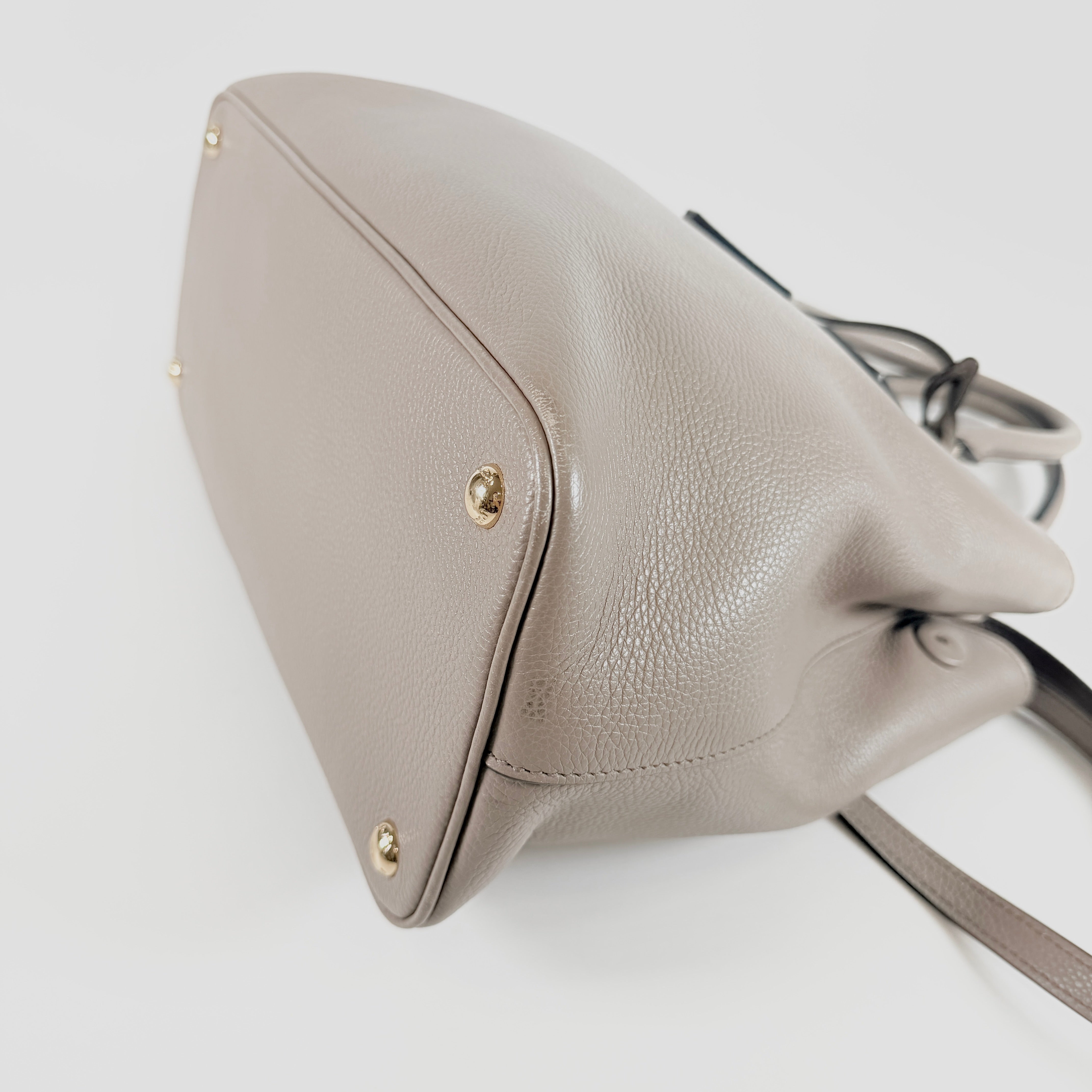 2607 secondhand Prada Leather 2Way Bag