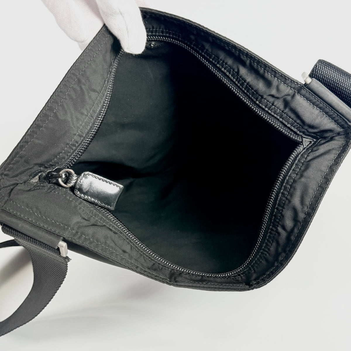 2607 secondhand PRADA Shoulder bag black nylon