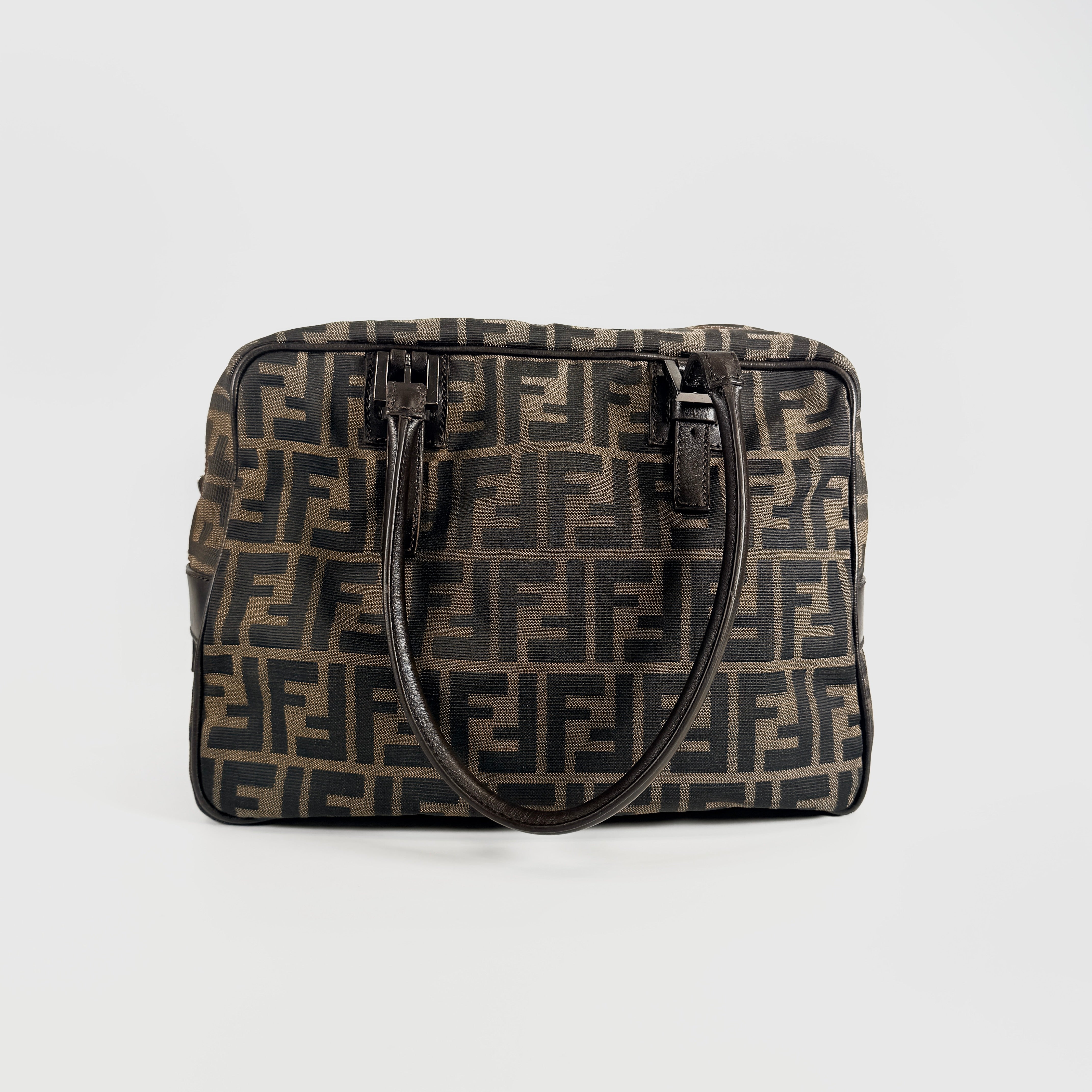 2607 secondhand FENDI Zucca hand bag