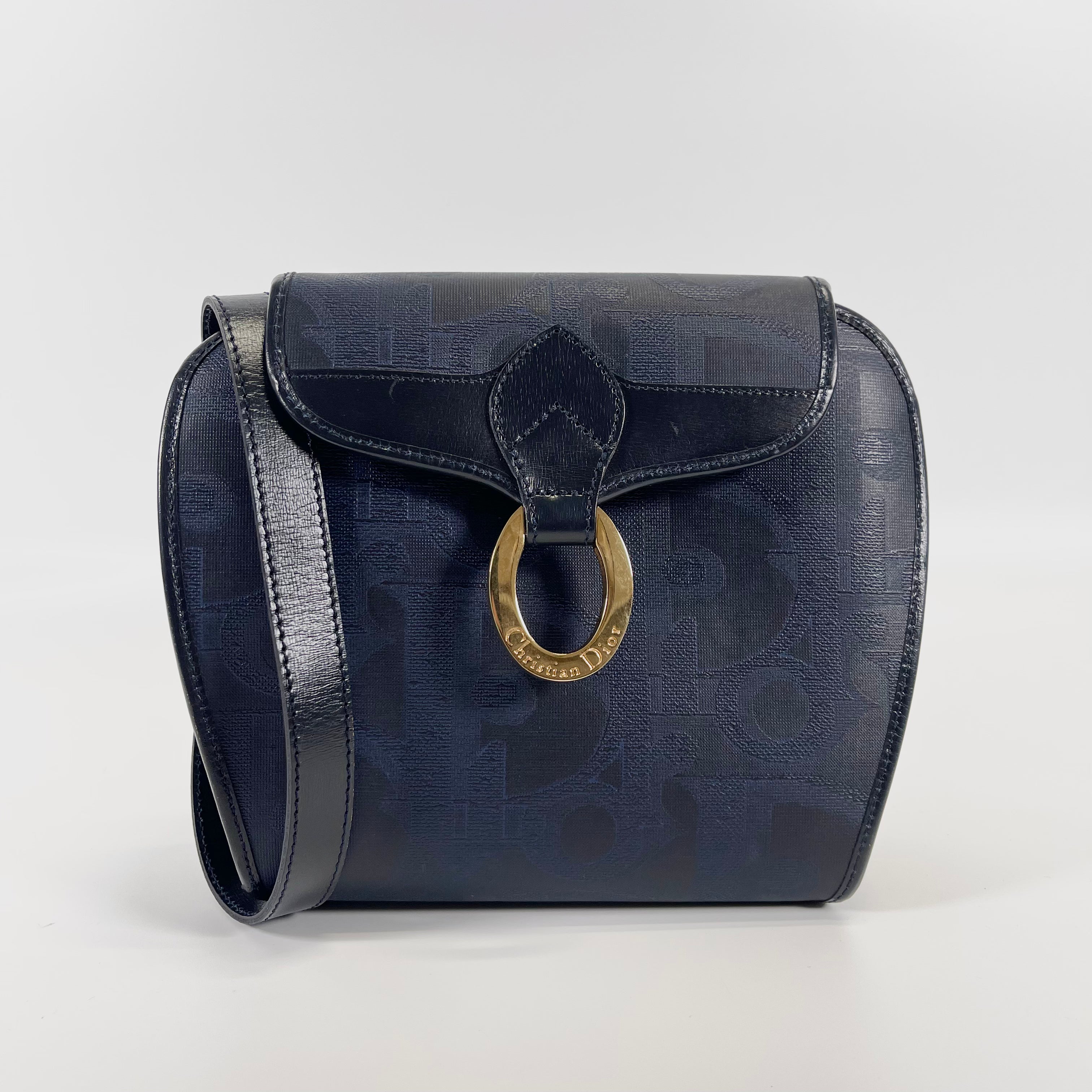 2604 secondhand CD Shoulder bag