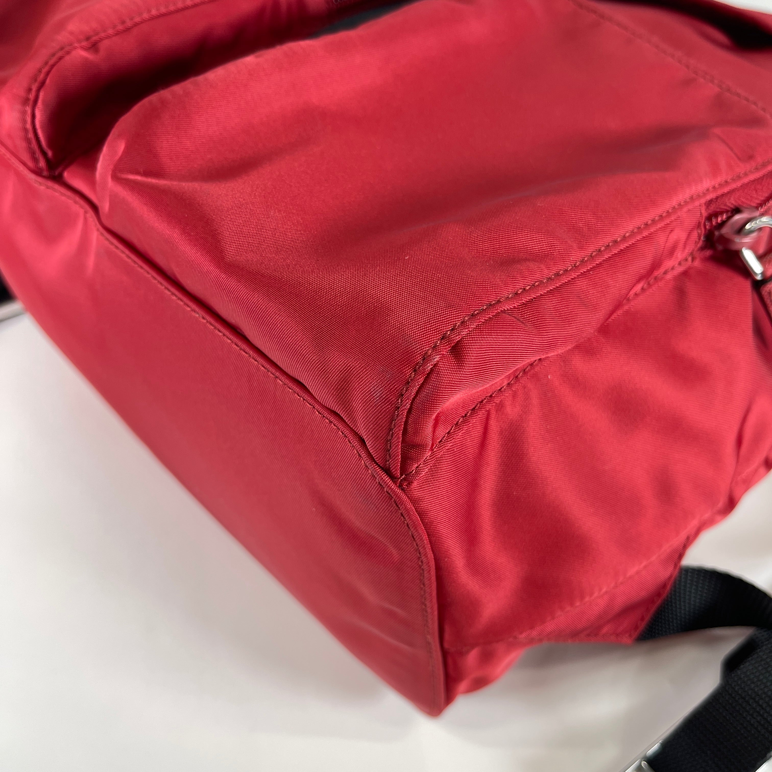 2604 secondhand PRADA backpack logo plate Red nylon