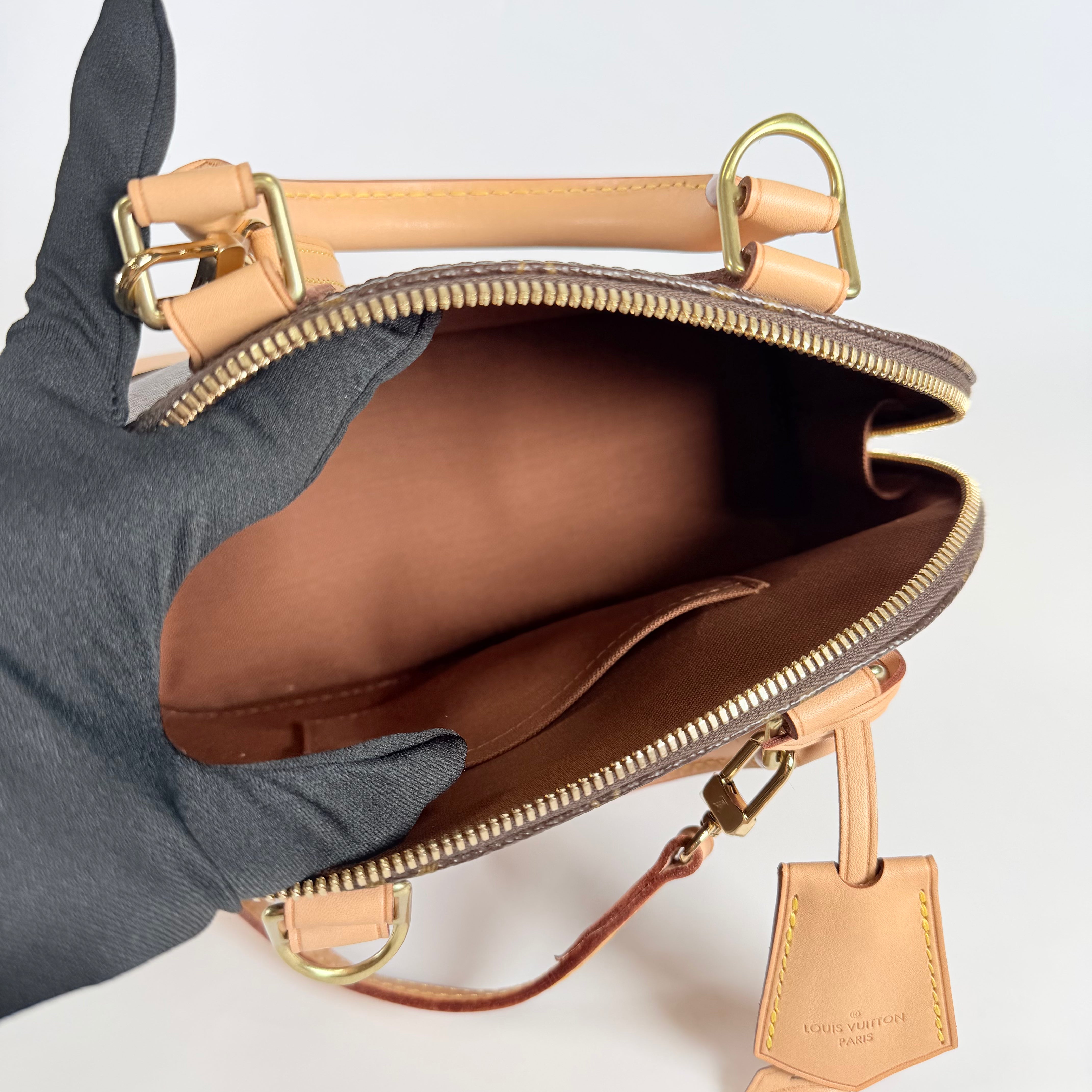 2605 secondhand LV Alma BB shoulder strap Clochette AA2144