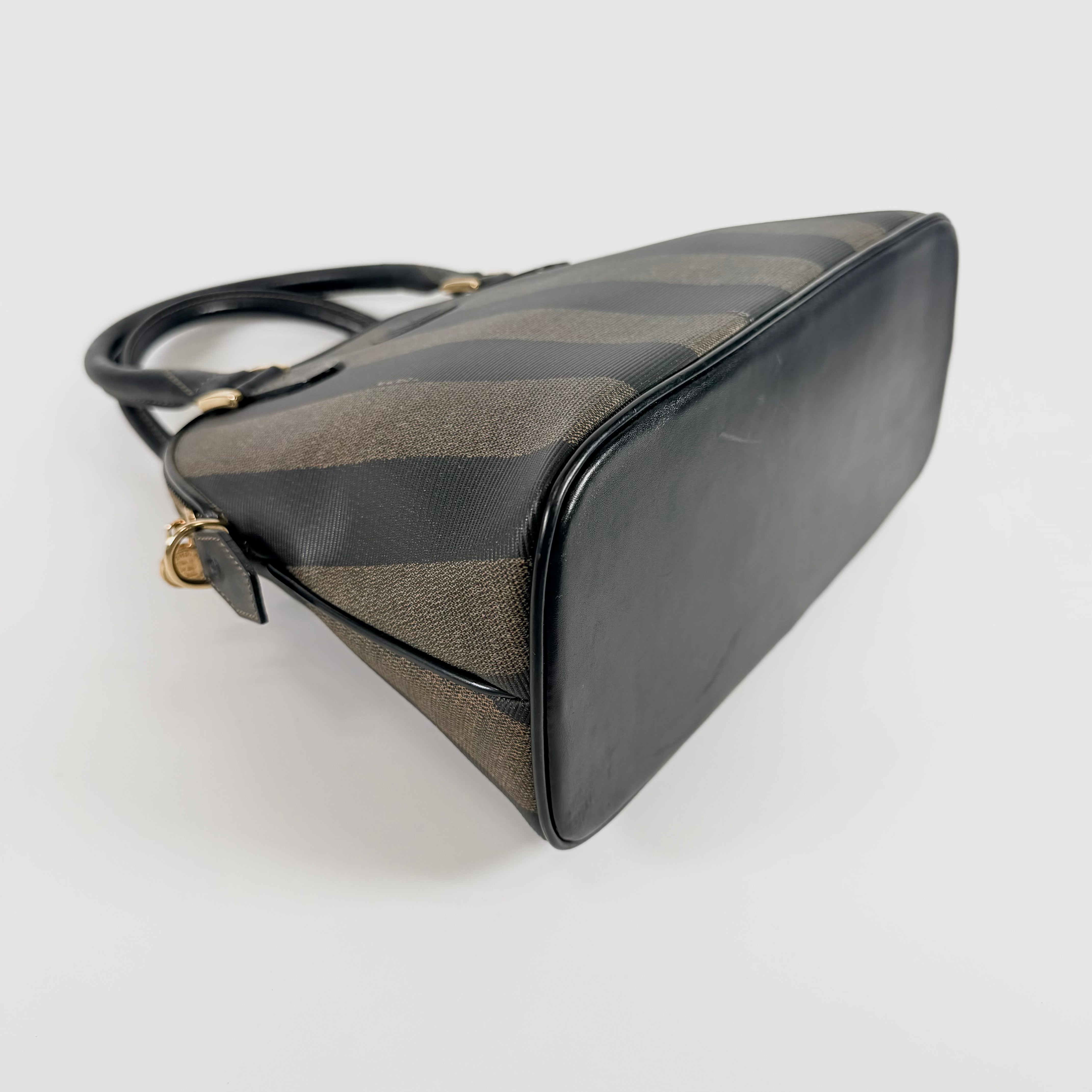 2606 secondhand FENDI pecans hand bag