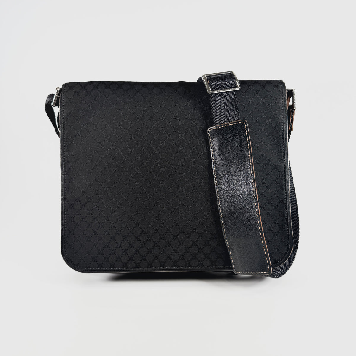 2606 secondhand CELINE Macadam Shoulder bag