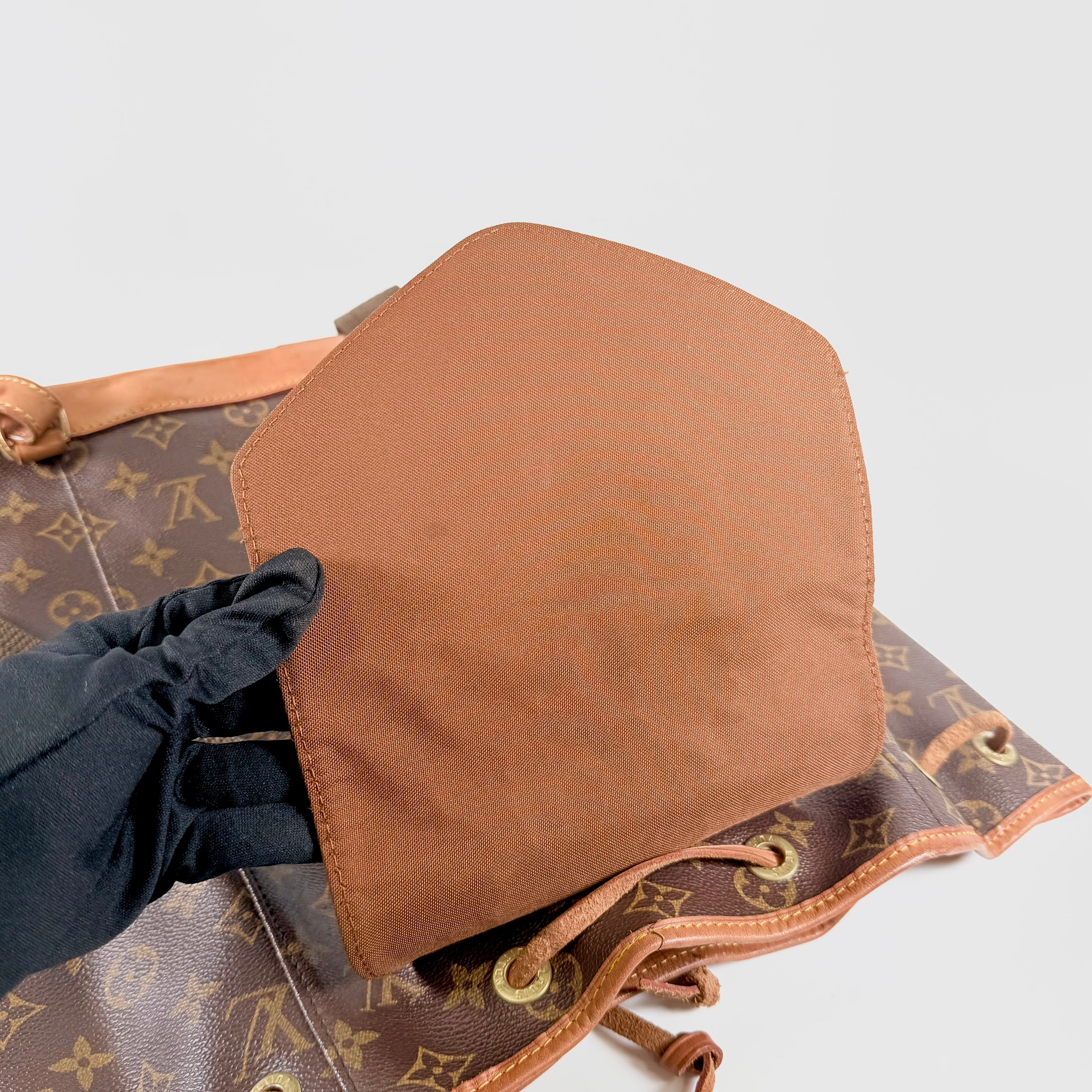 2607 secondhand LOUIS VUITTON Backpack Monogram Leather Water Stains