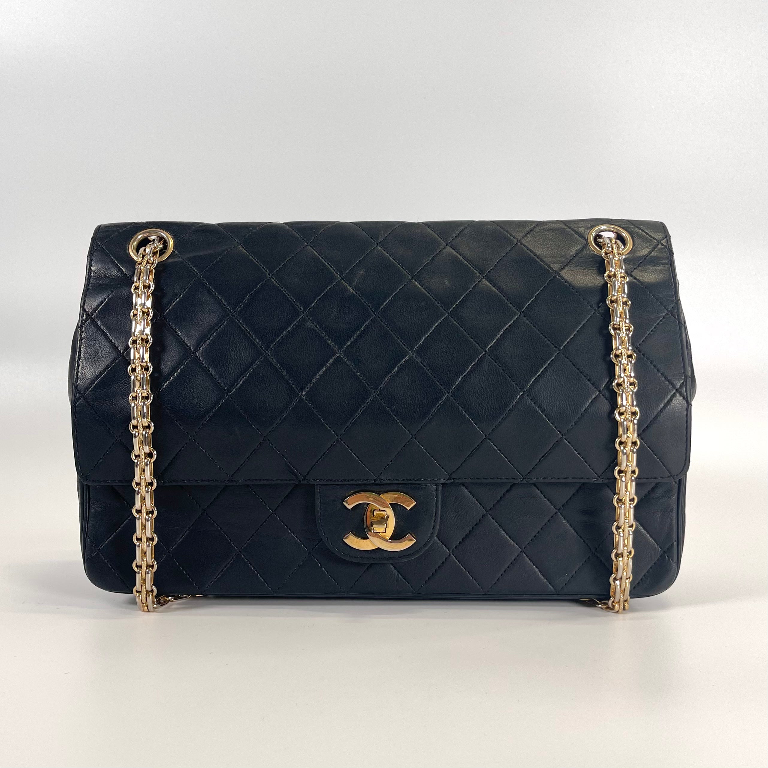 2512 CHANEL W flap   Paris limited
