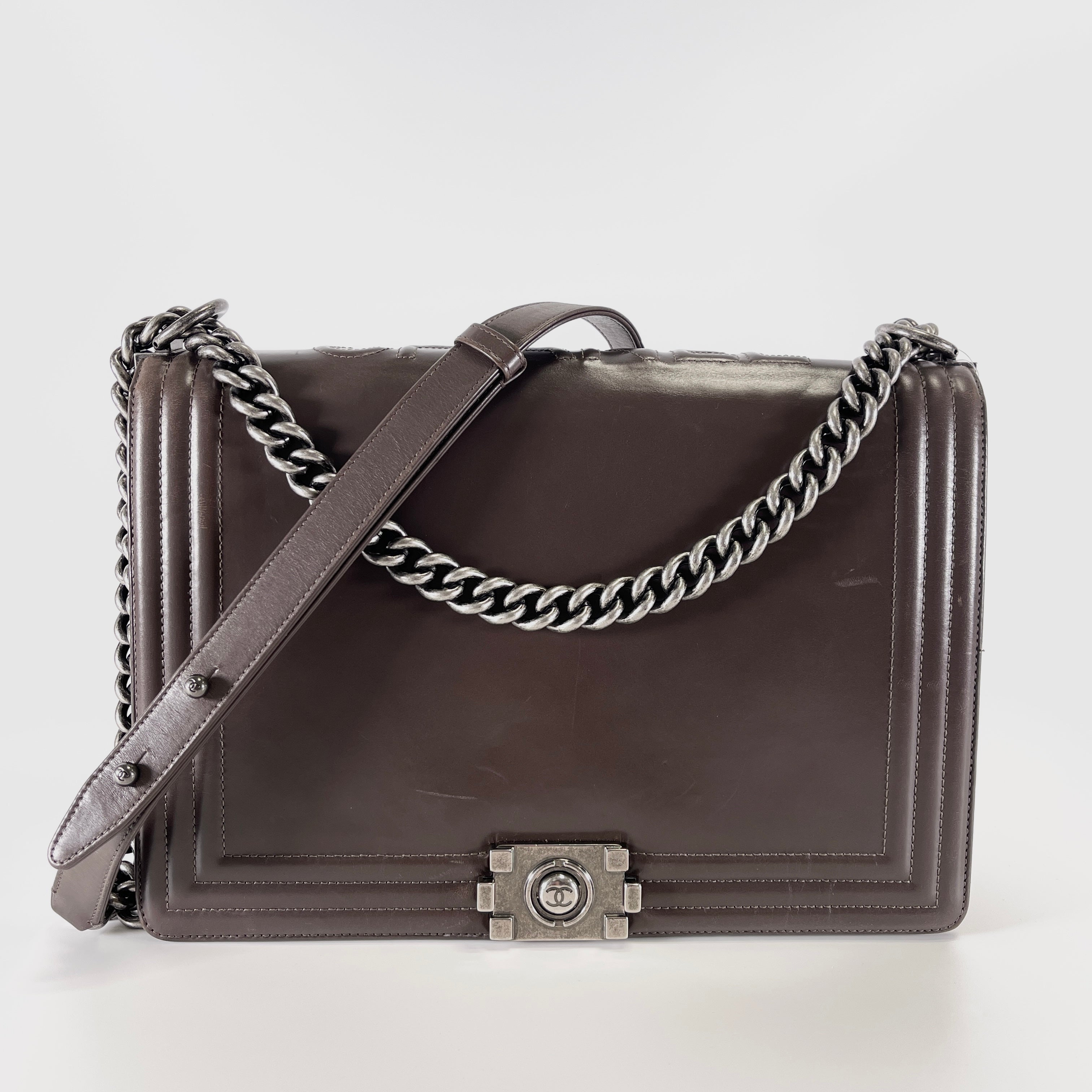 2604 secondhand CHANEL Boy Large
