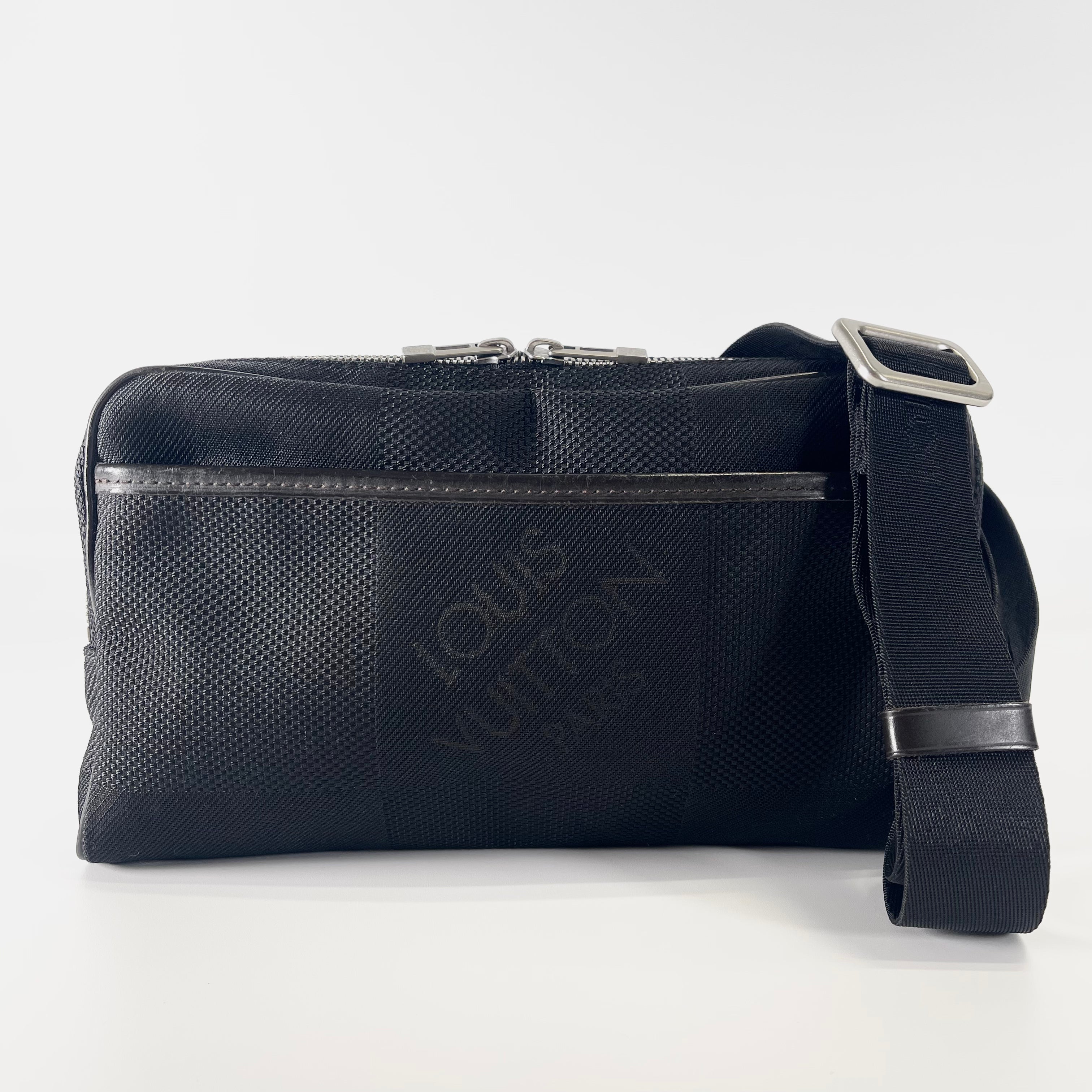 2603 secondhand LV Damier Jean Acrobatics BLACK