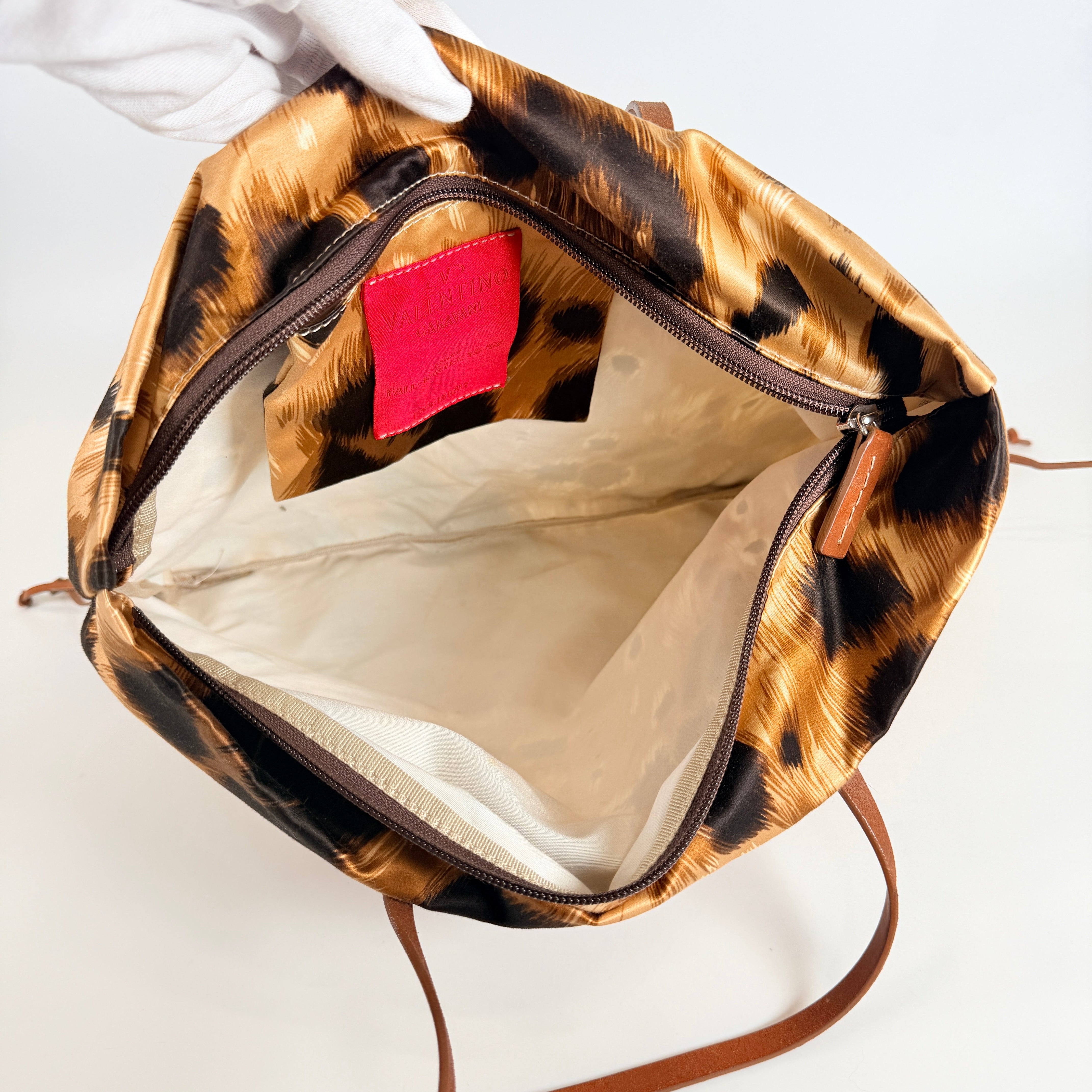 2606 secondhand VALENTINO hand bag