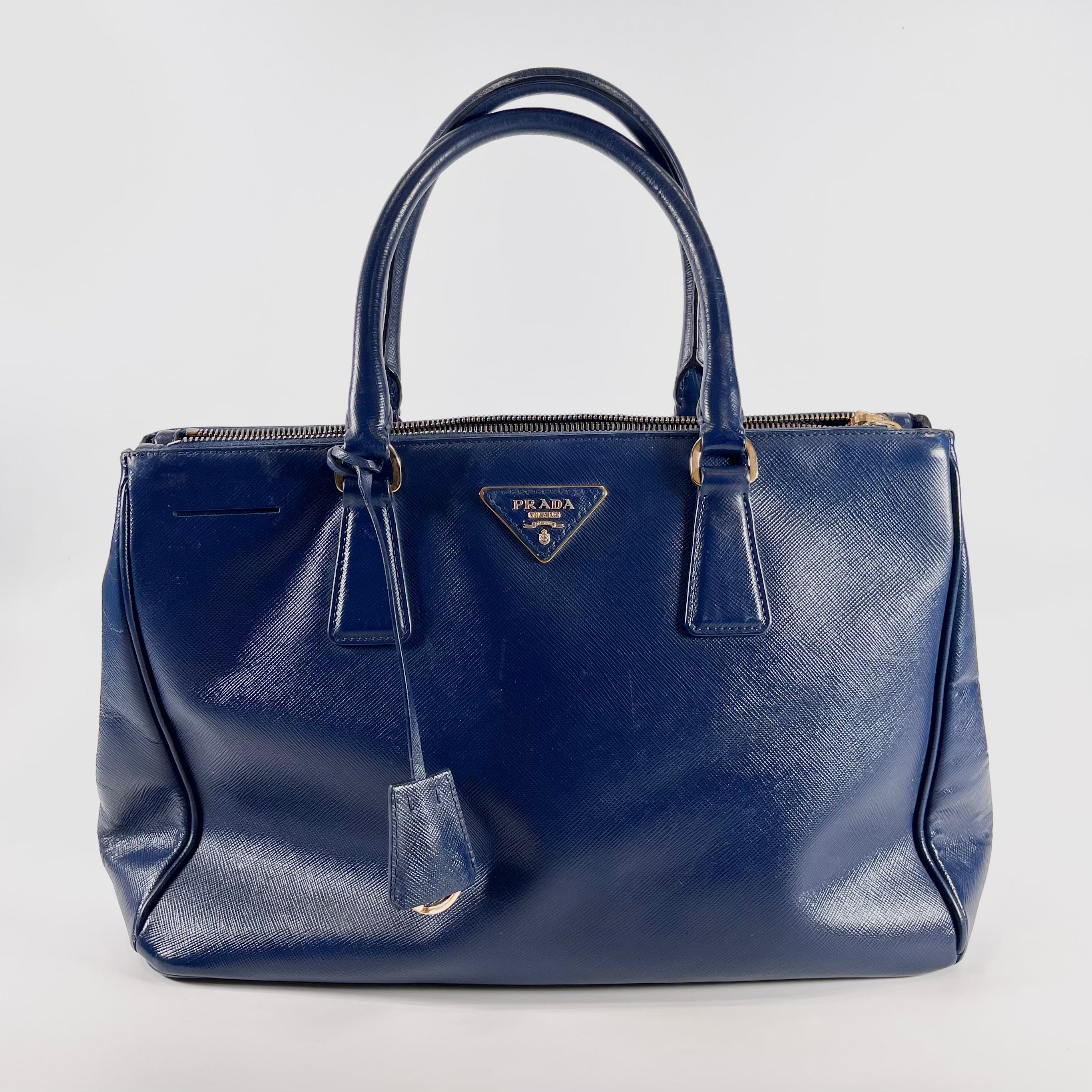 2602 secondhand PRADA brand bag leather blue