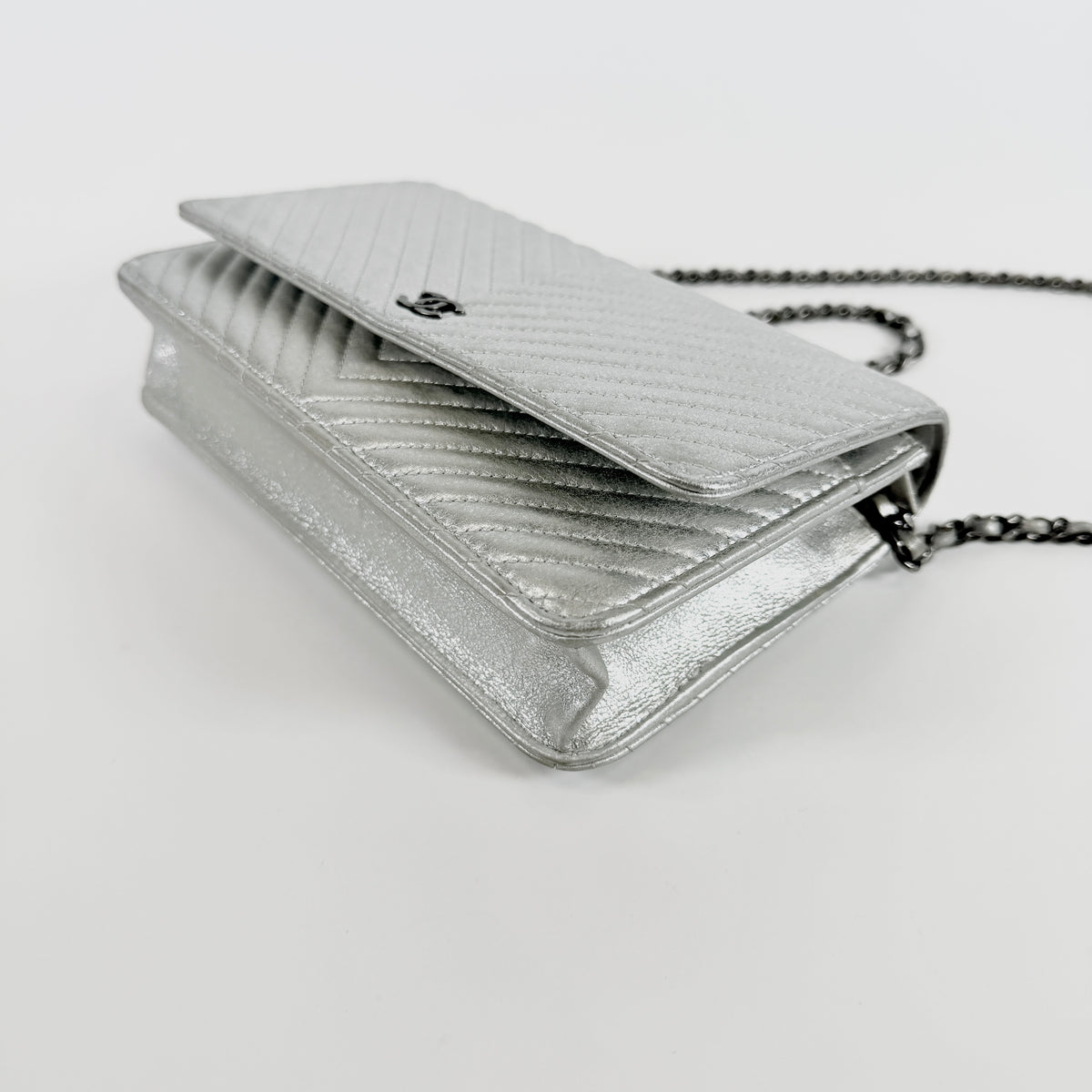 2607 secondhand CHANEL Chain Wallet