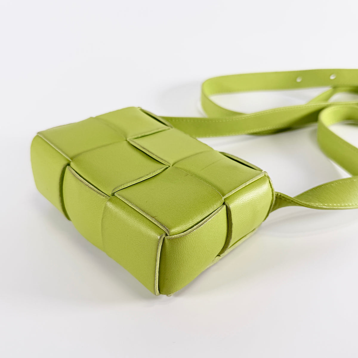 2606 secondhand BOTTEGAVENETA Intrecciato shoulder Yellow green