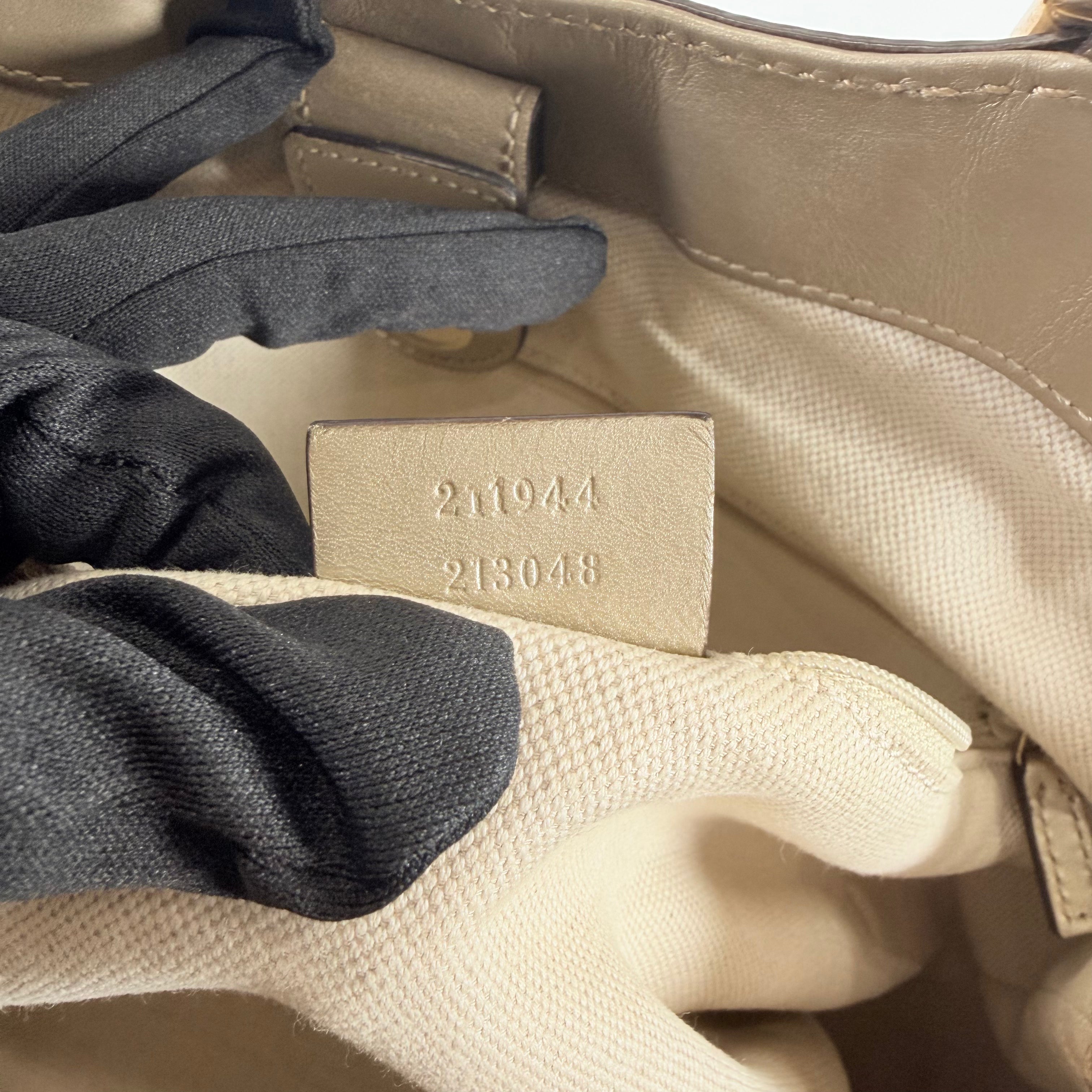 2608 secondhand GUCCI hand bag