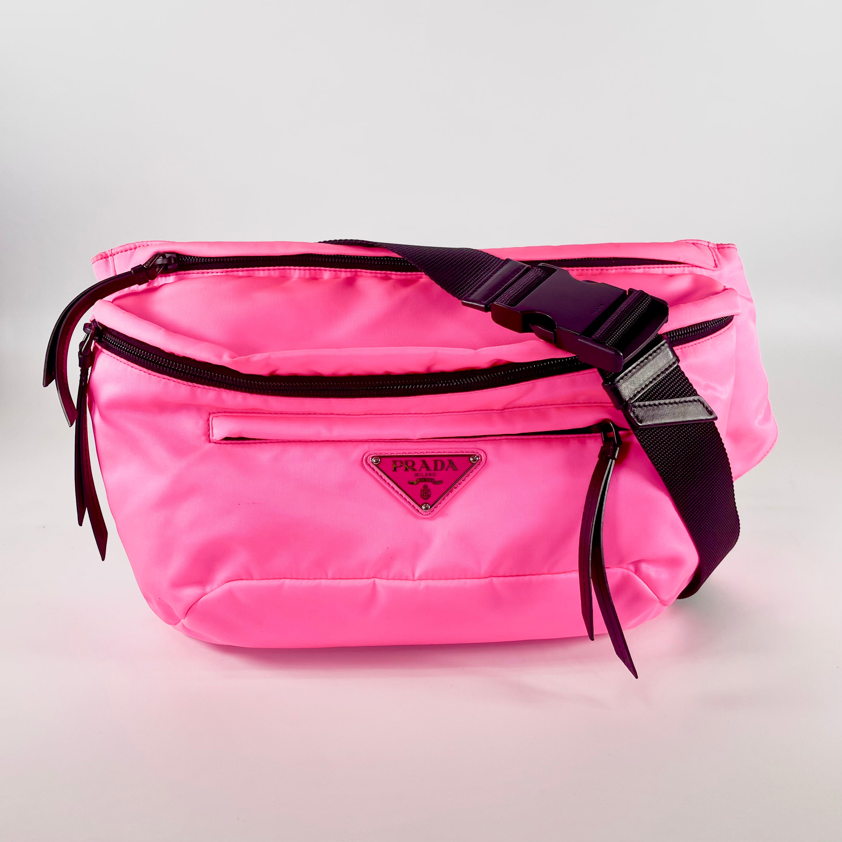 2512 secondhand  PRADA nylon body bag