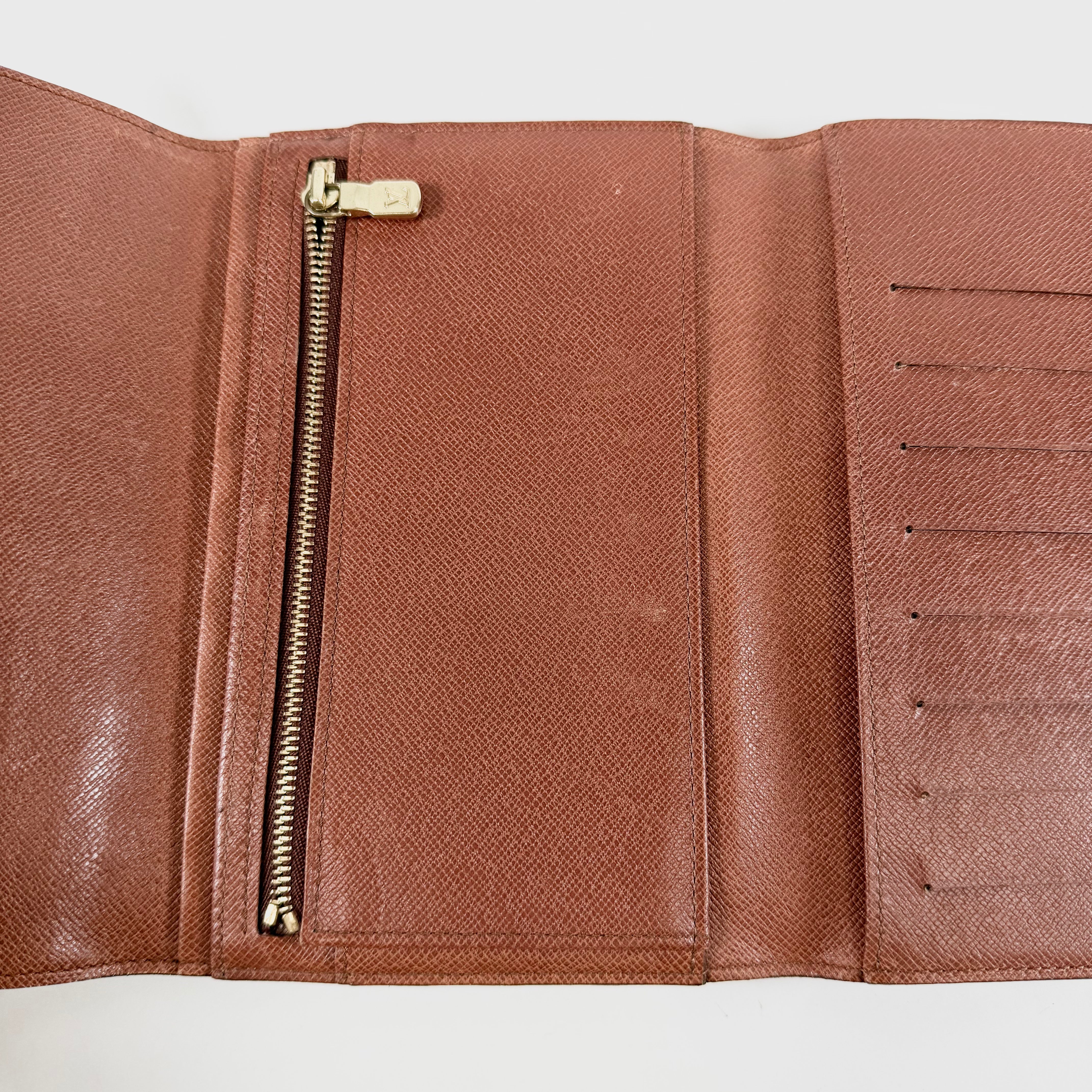 2608 secondhand LV Monogram Pochette Passeport Wallet