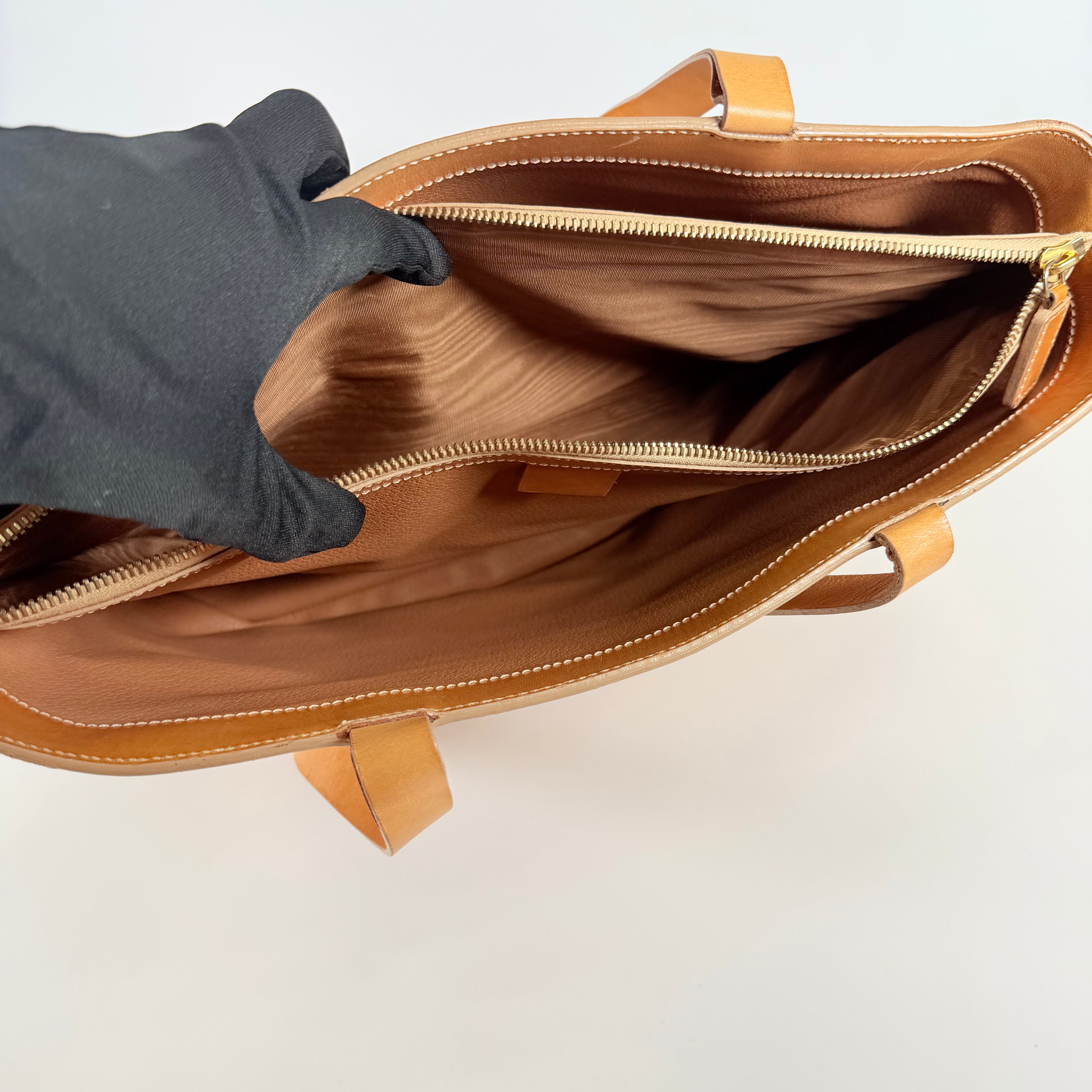 2607 secondhand CELINE Macadam Tote Bag