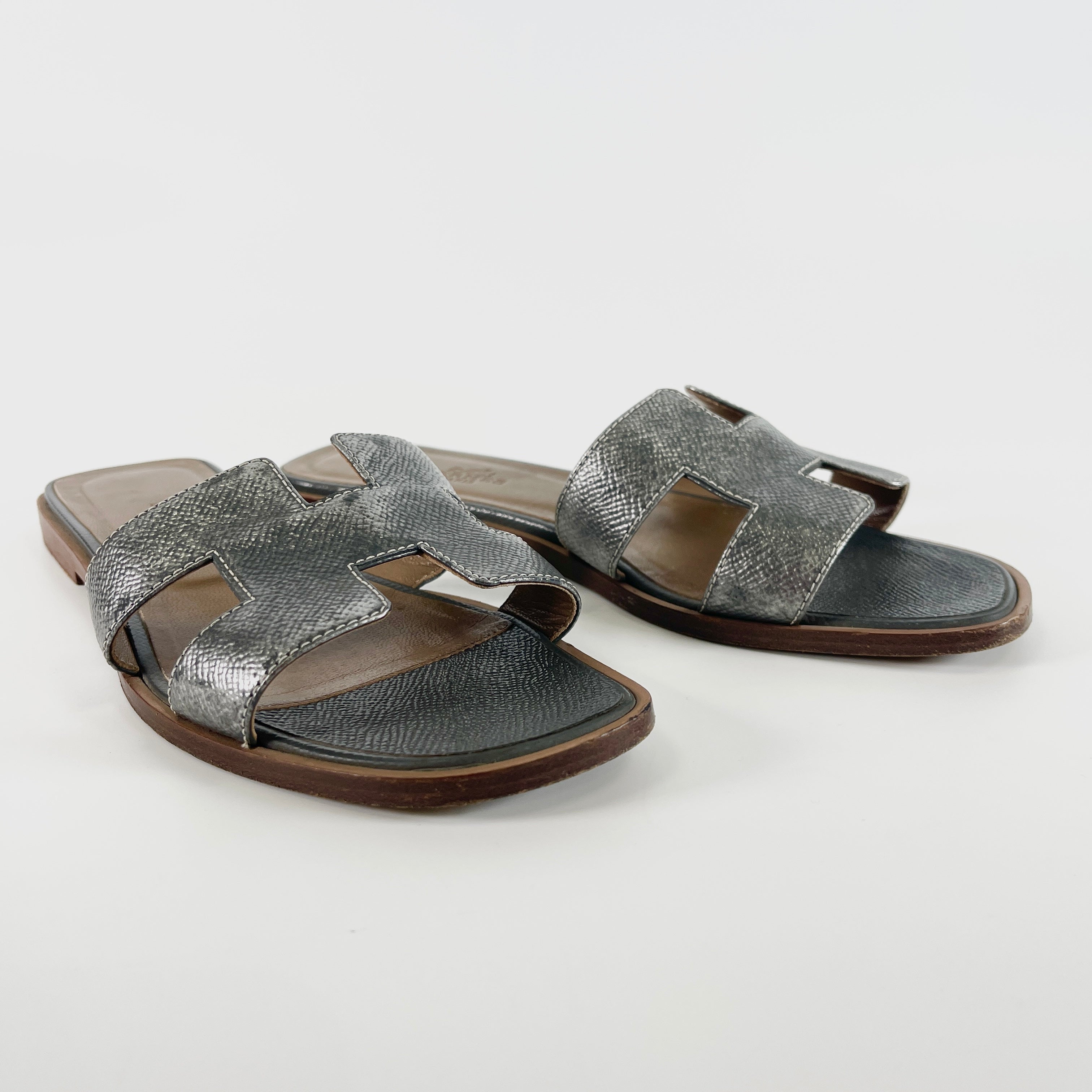 2604 secondhand HERMES Oran leather Sandals 37 Women's gray ? Galle