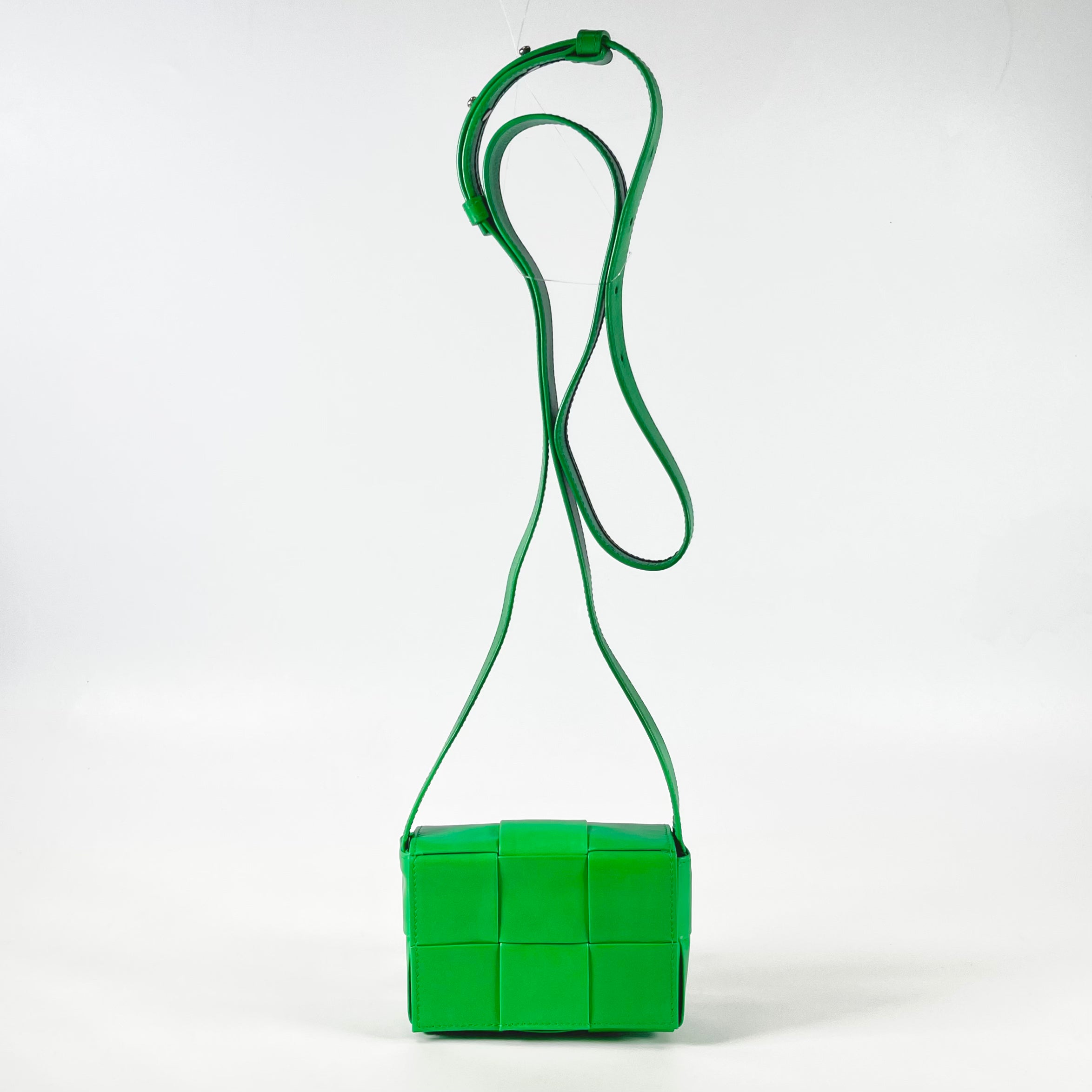 2601 BOTTEGAVENETA Bottega Veneta candy cassette 667048 Shoulder bag leather green S Rank