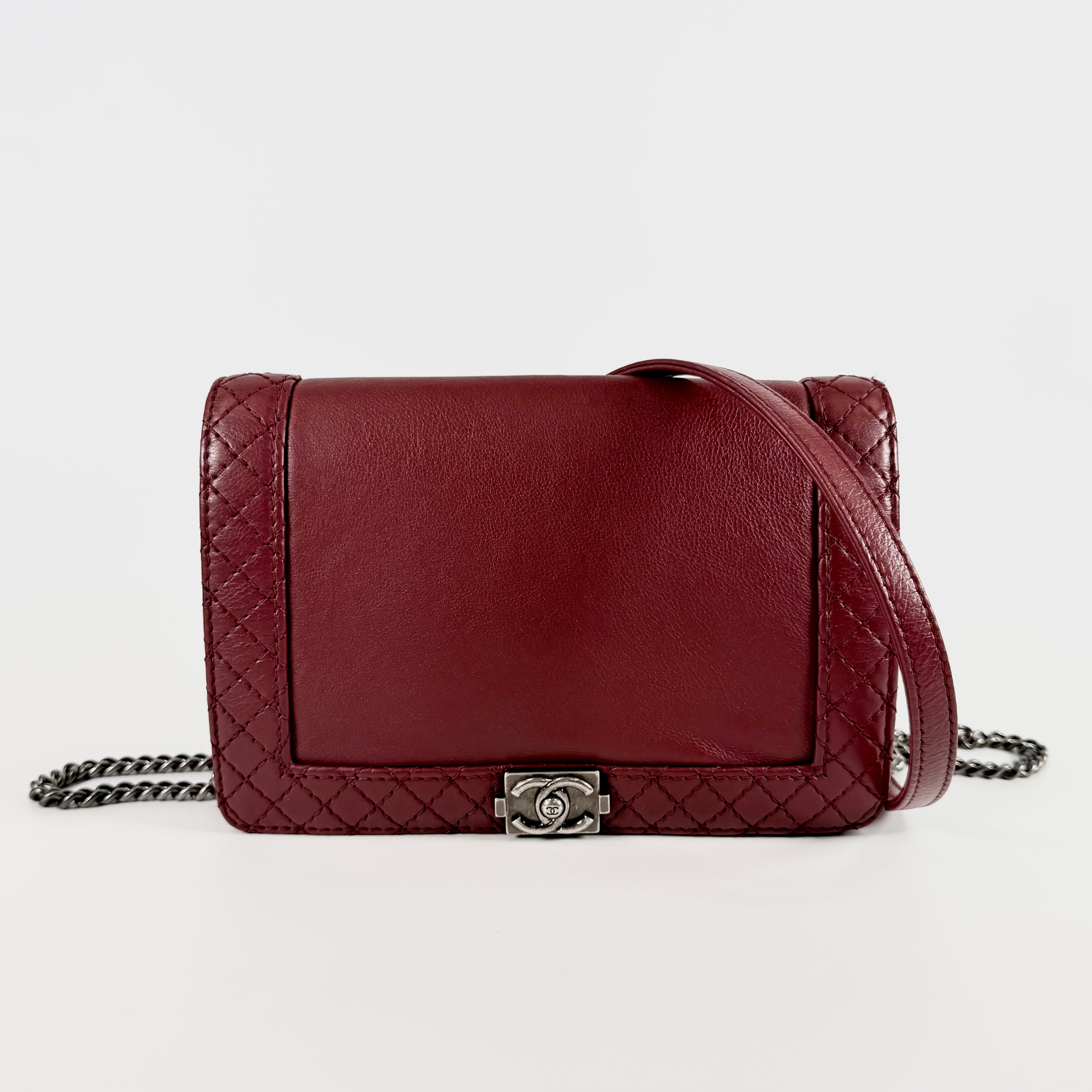 2608 secondhand CHANEL Boy leather Chain Shoulder Bag Red gun metallic metal fittings 18649317 18