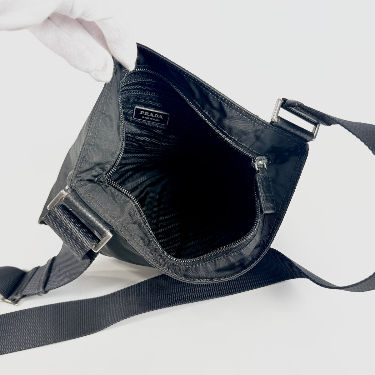 2606 secondhand PRADA nylon Shoulder bag
