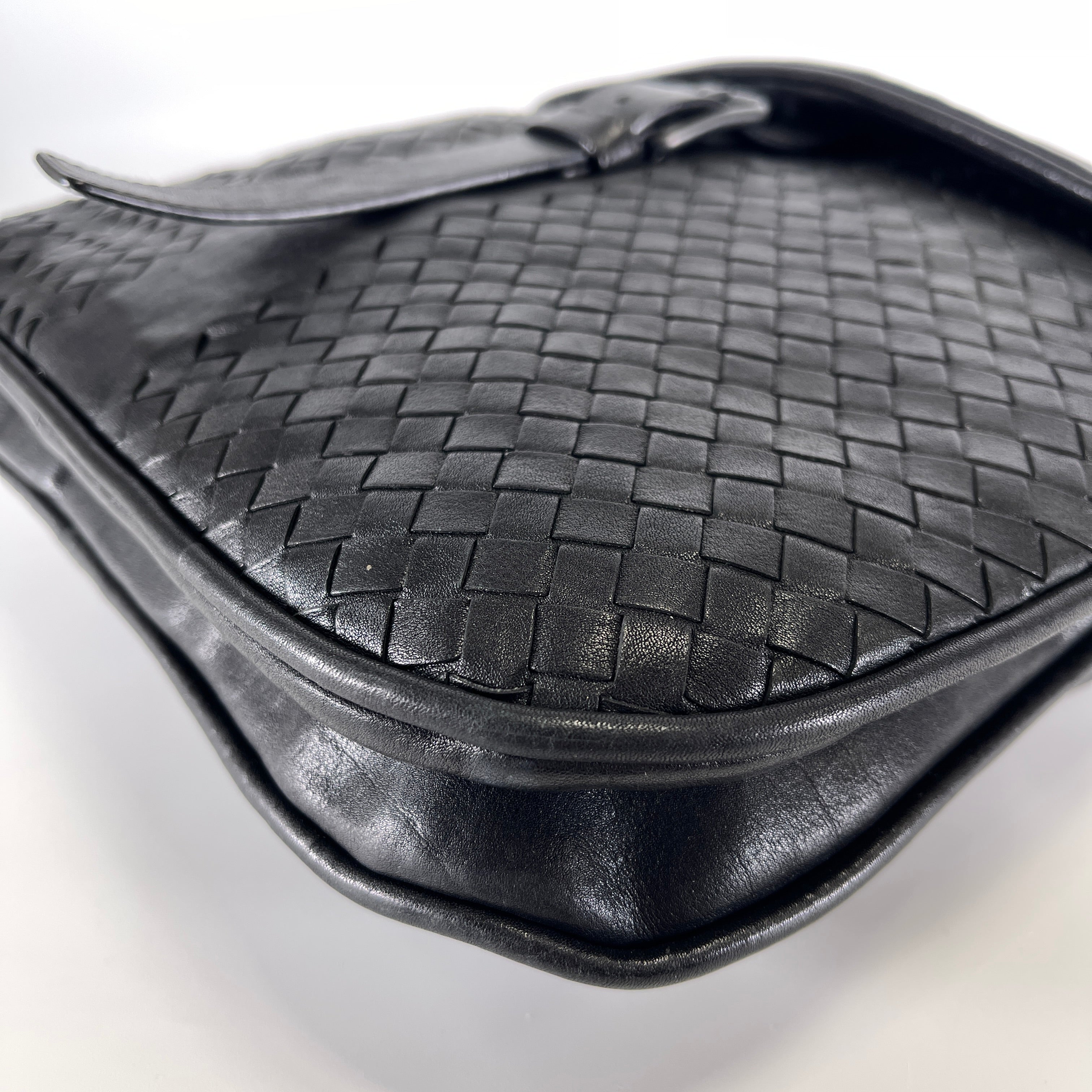 2604 secondhand BOTTEGA VENETA Intrecciato shoulder black