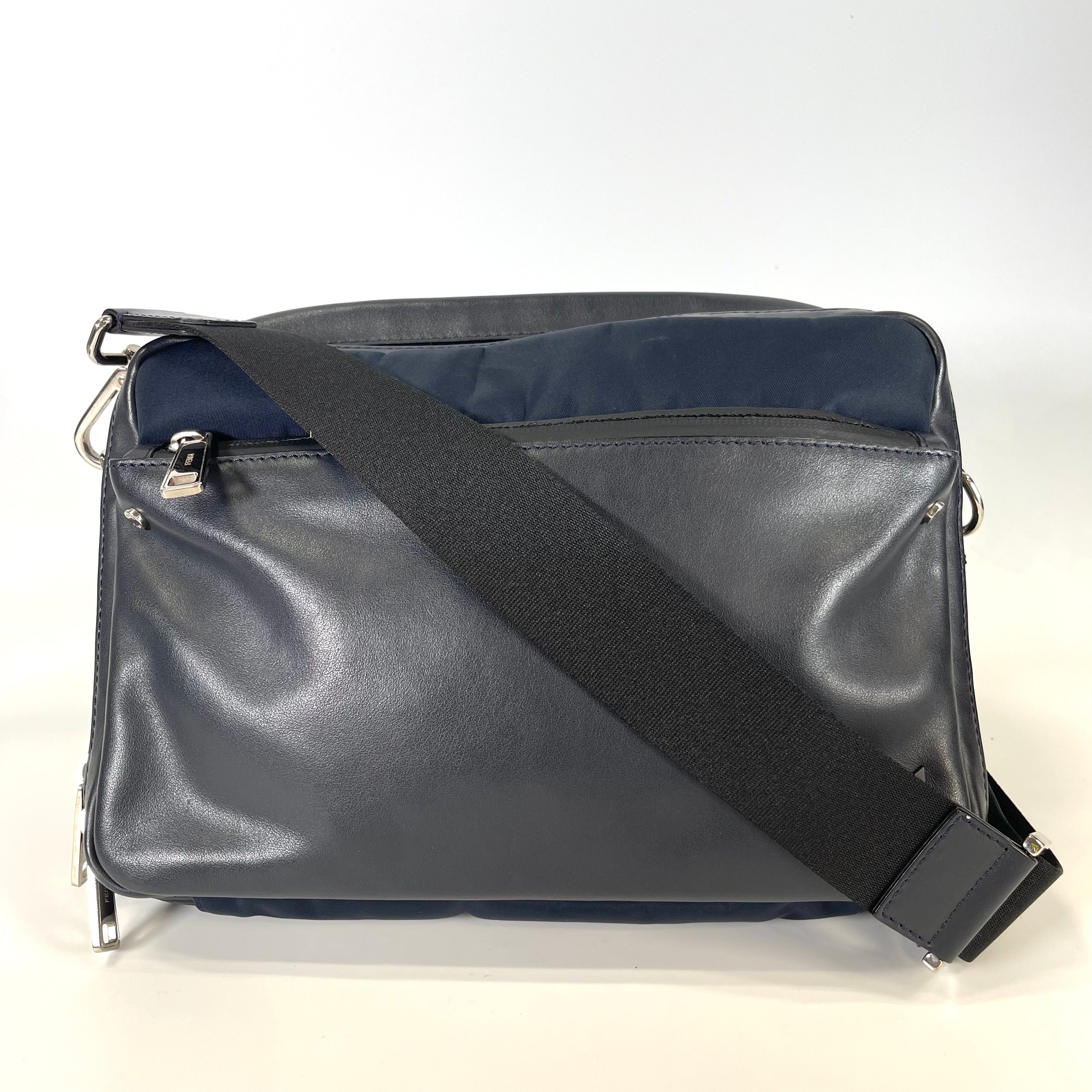 2512 secondhand  FENDI Bugs Eye shoulderbag