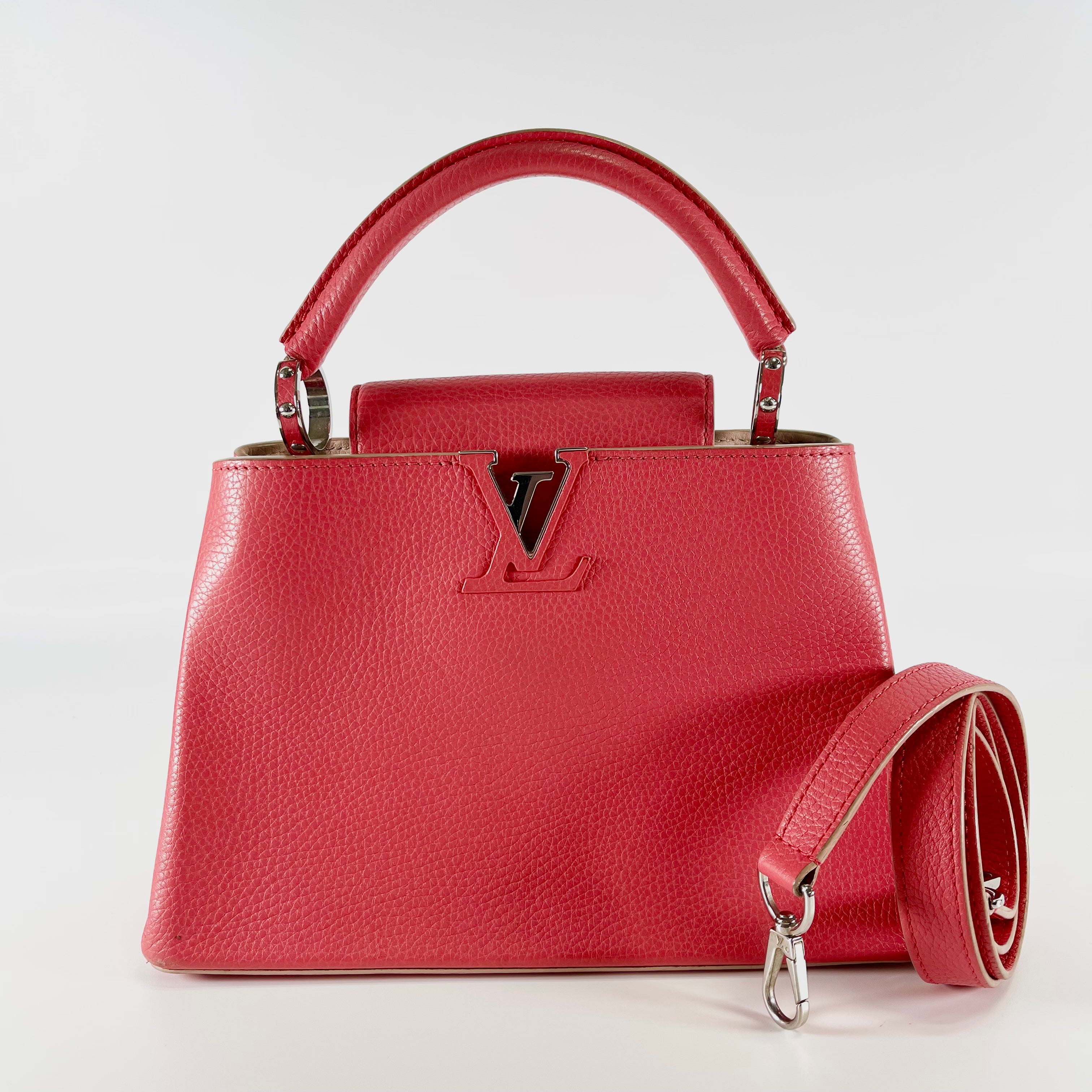 2603 secondhand LV M94636 hand bag