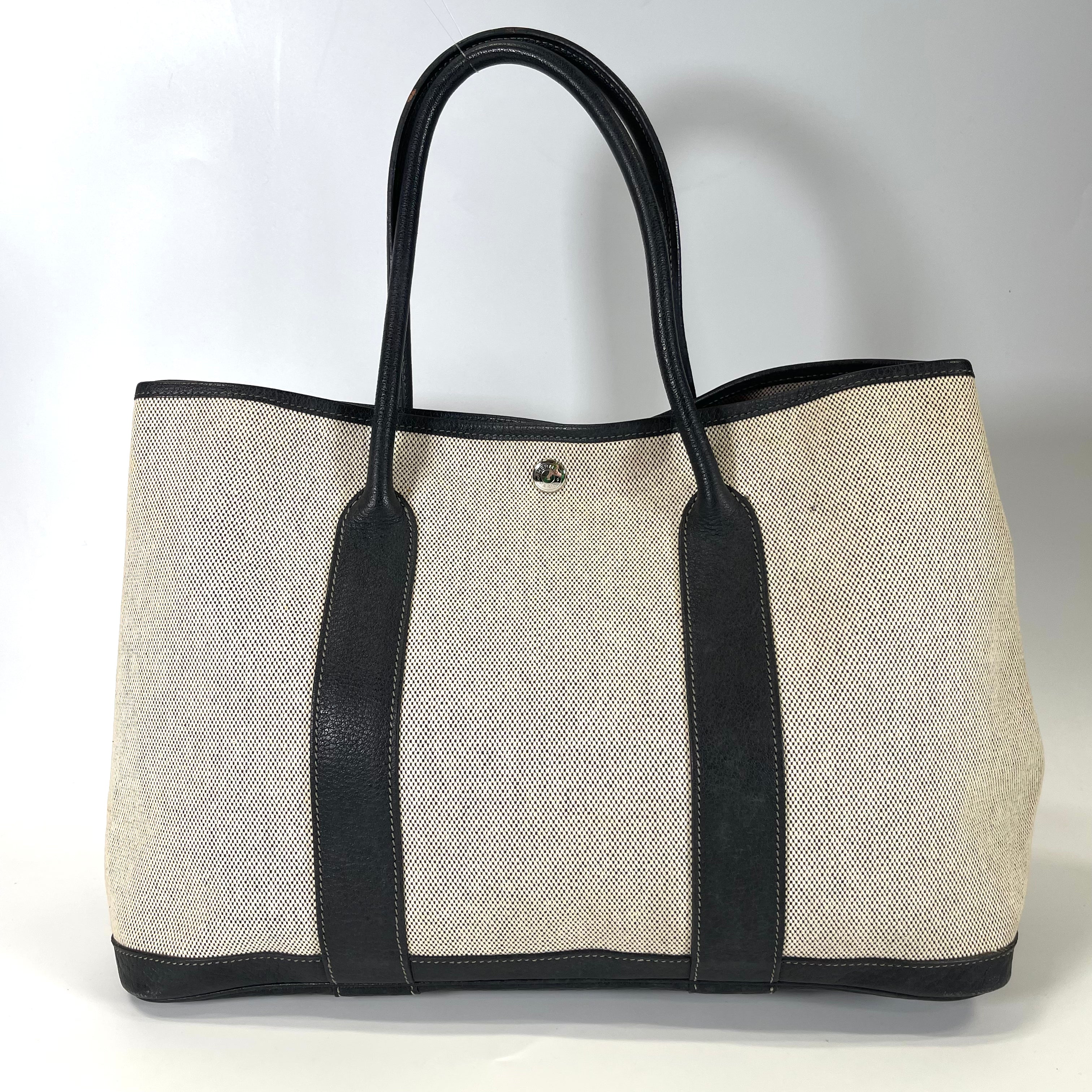 2508 HERMES tote bag (no box)