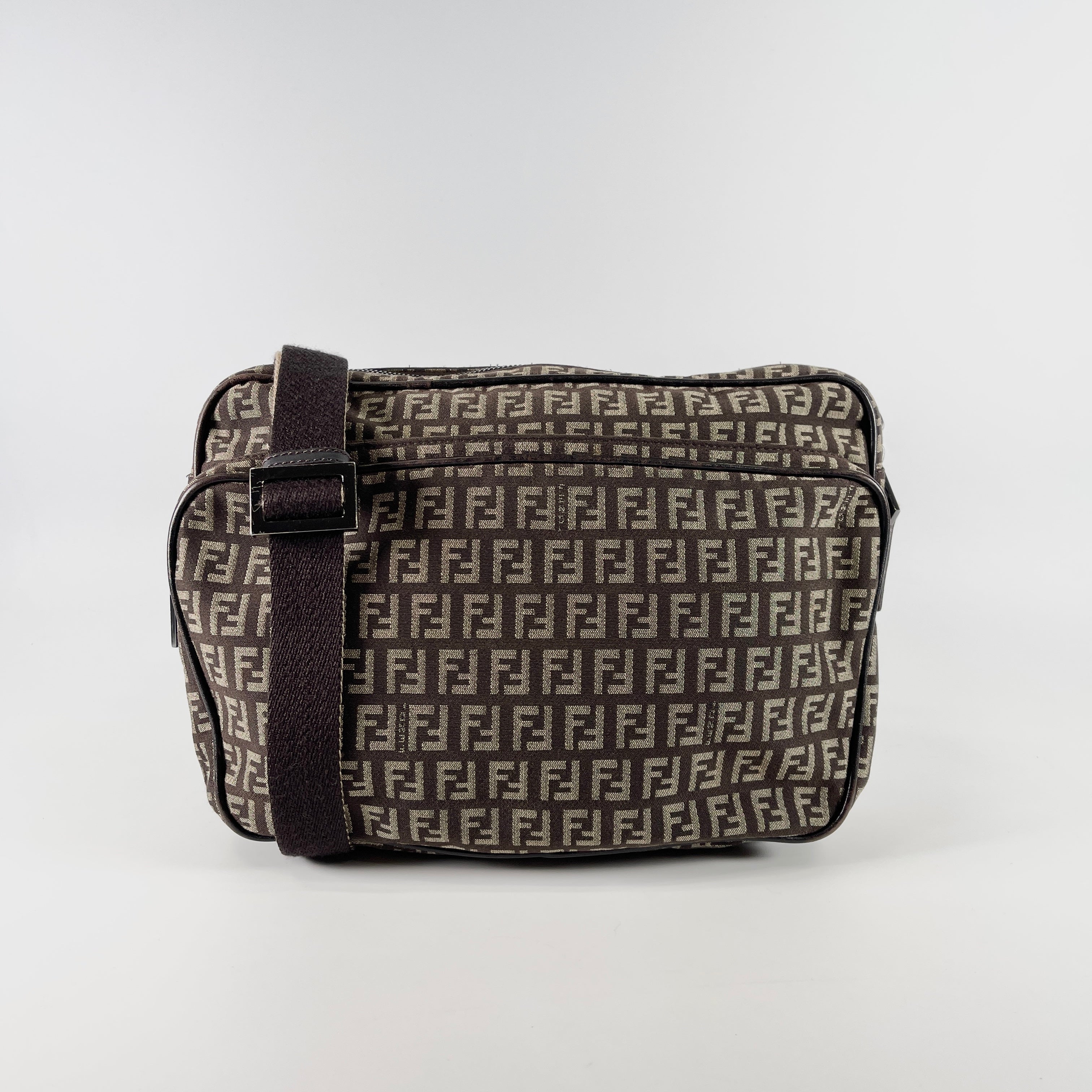 2602 secondhand FENDI Messenger Bag Zucchino