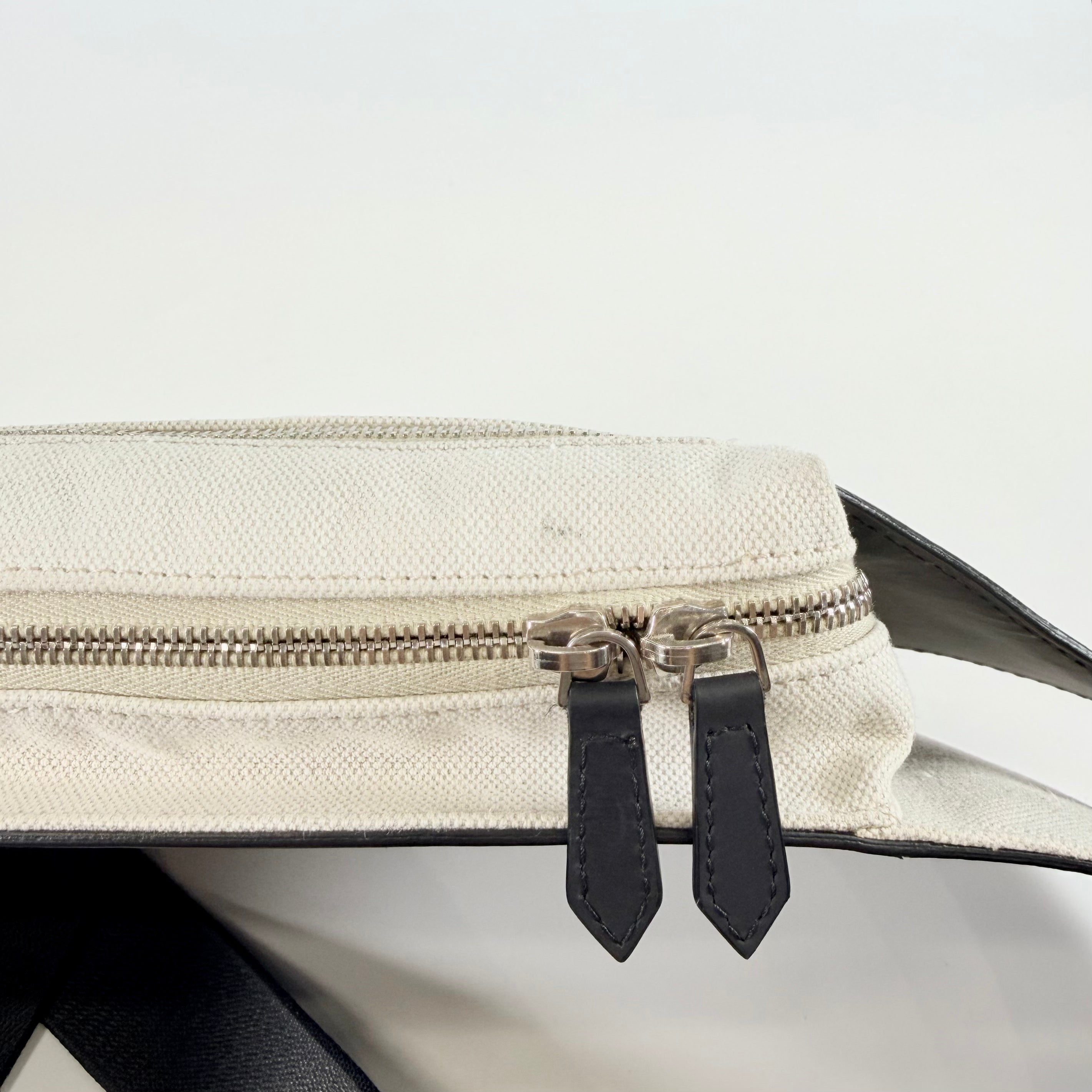 2608 secondhand BALENCIAGA Waist Bag
