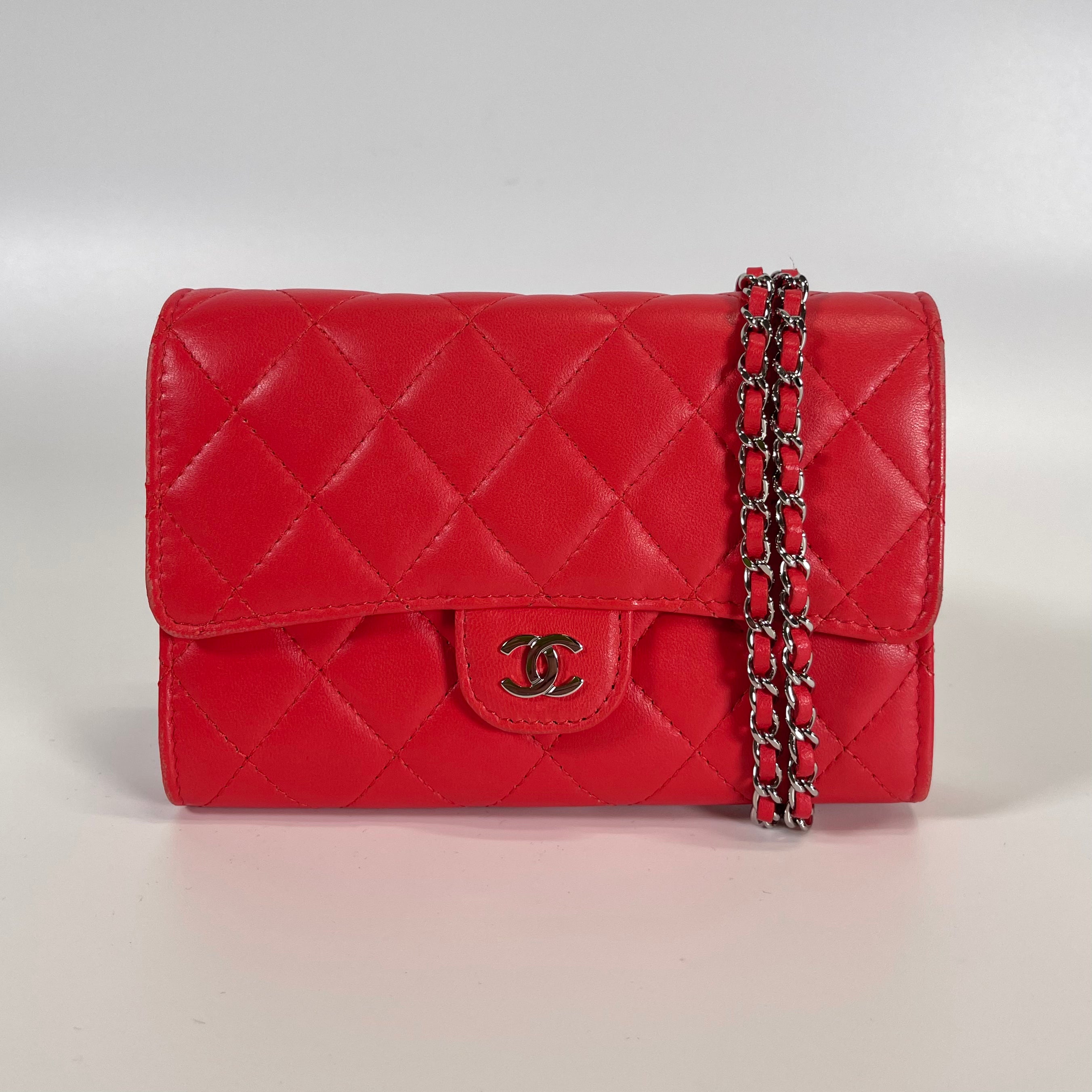 2511 CHANEL Matelasse Chain Wallet