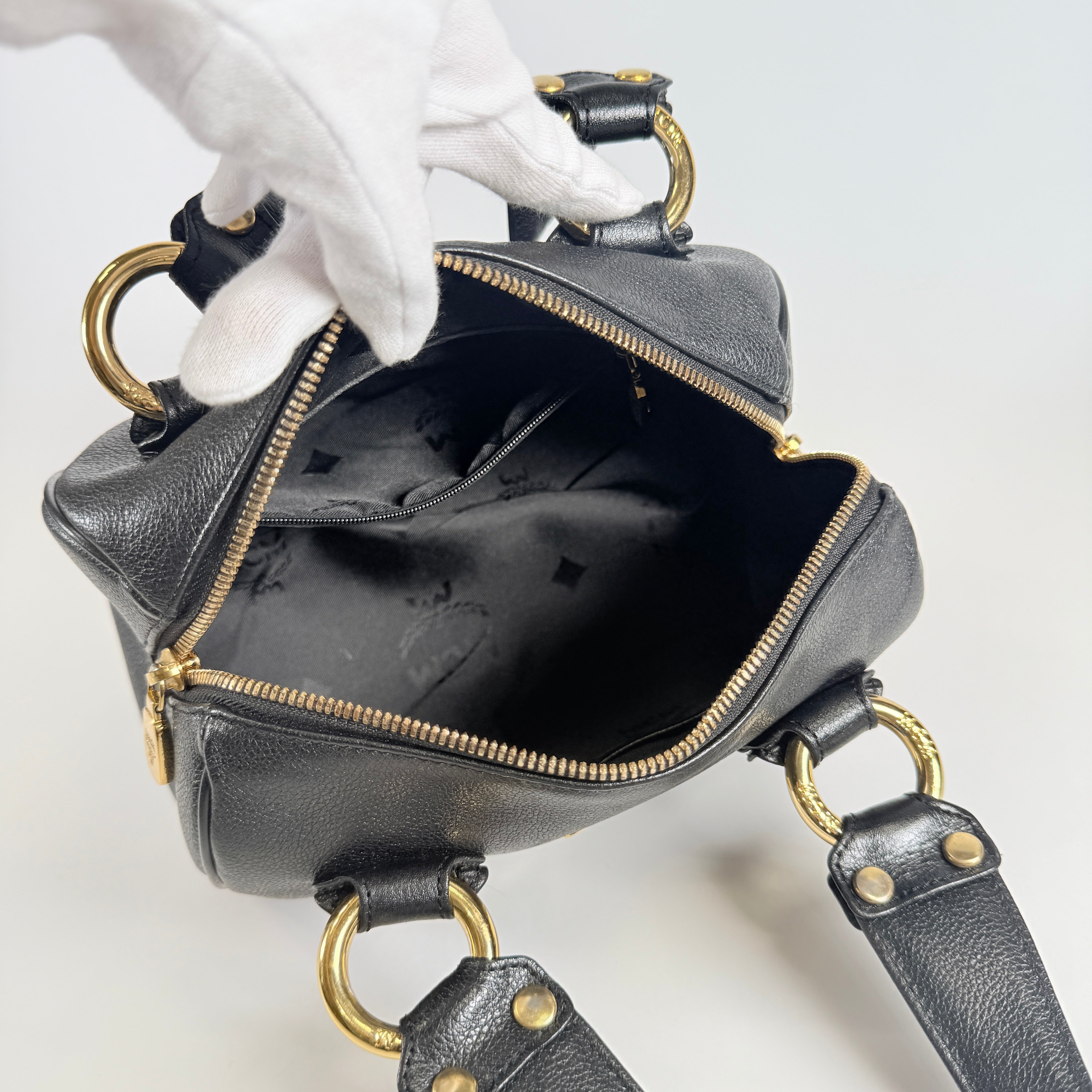 2608 secondhand MCM Boston bag