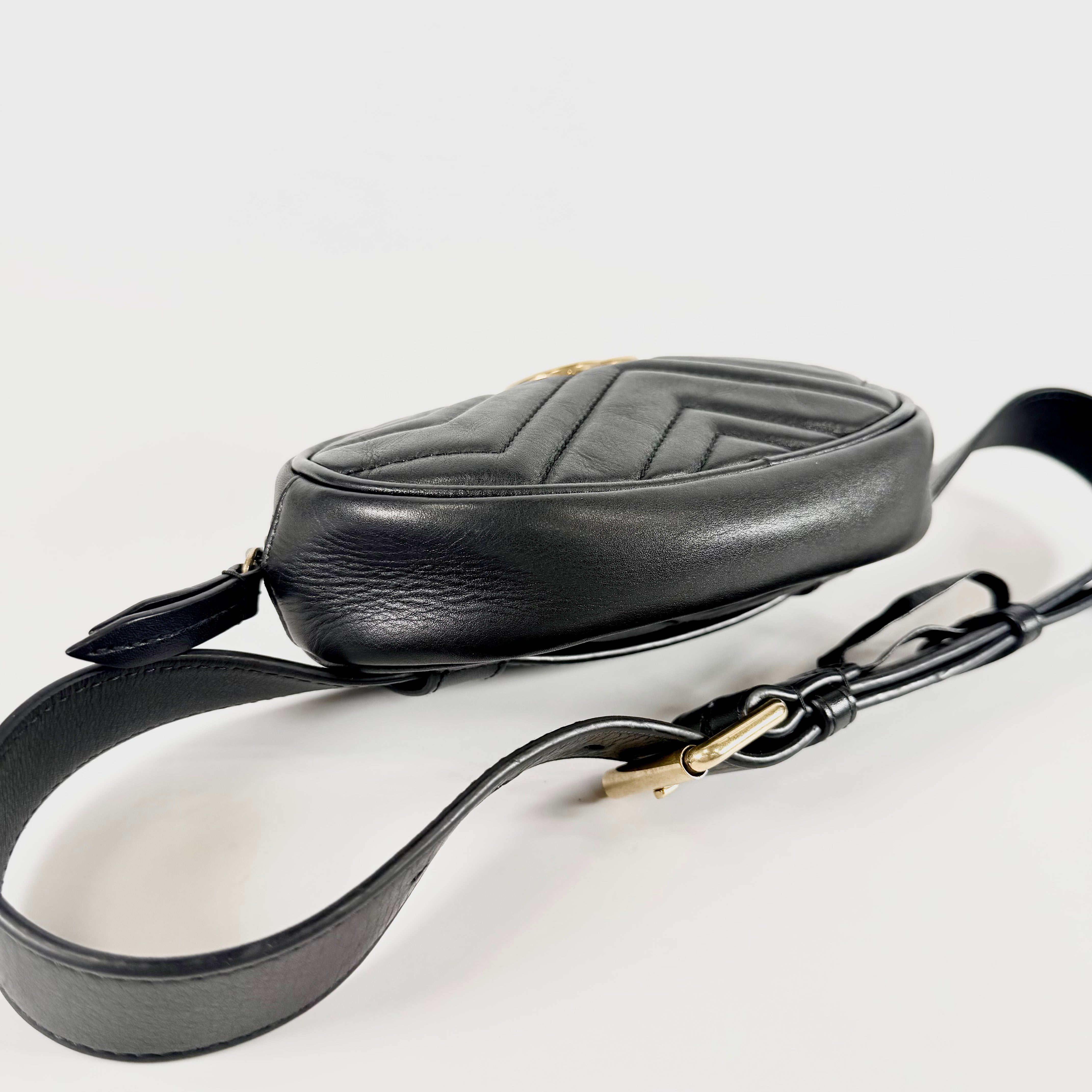 2607 secondhand GUCCI Body Bag