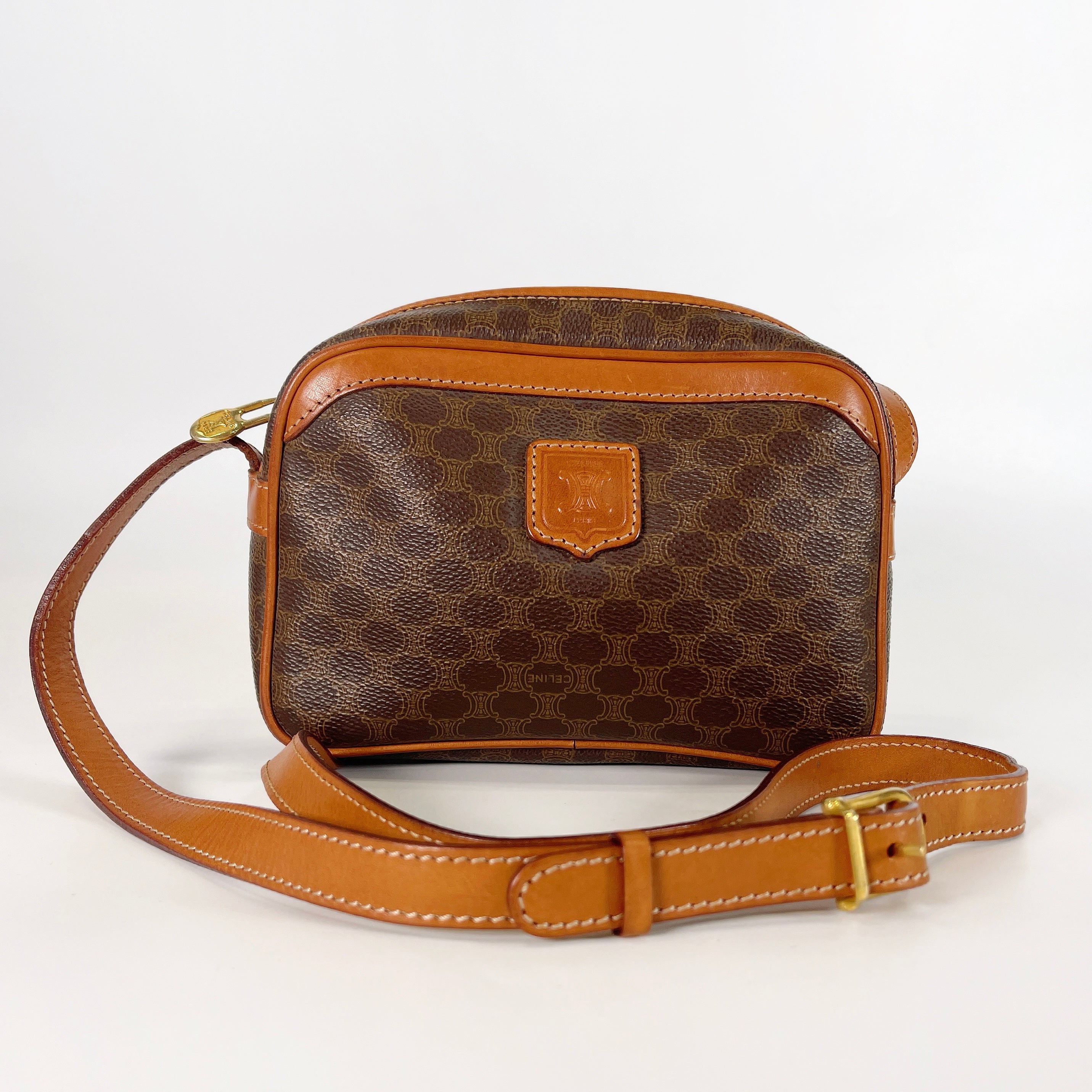 2604 secondhand CELINE Macadam Shoulder bag
