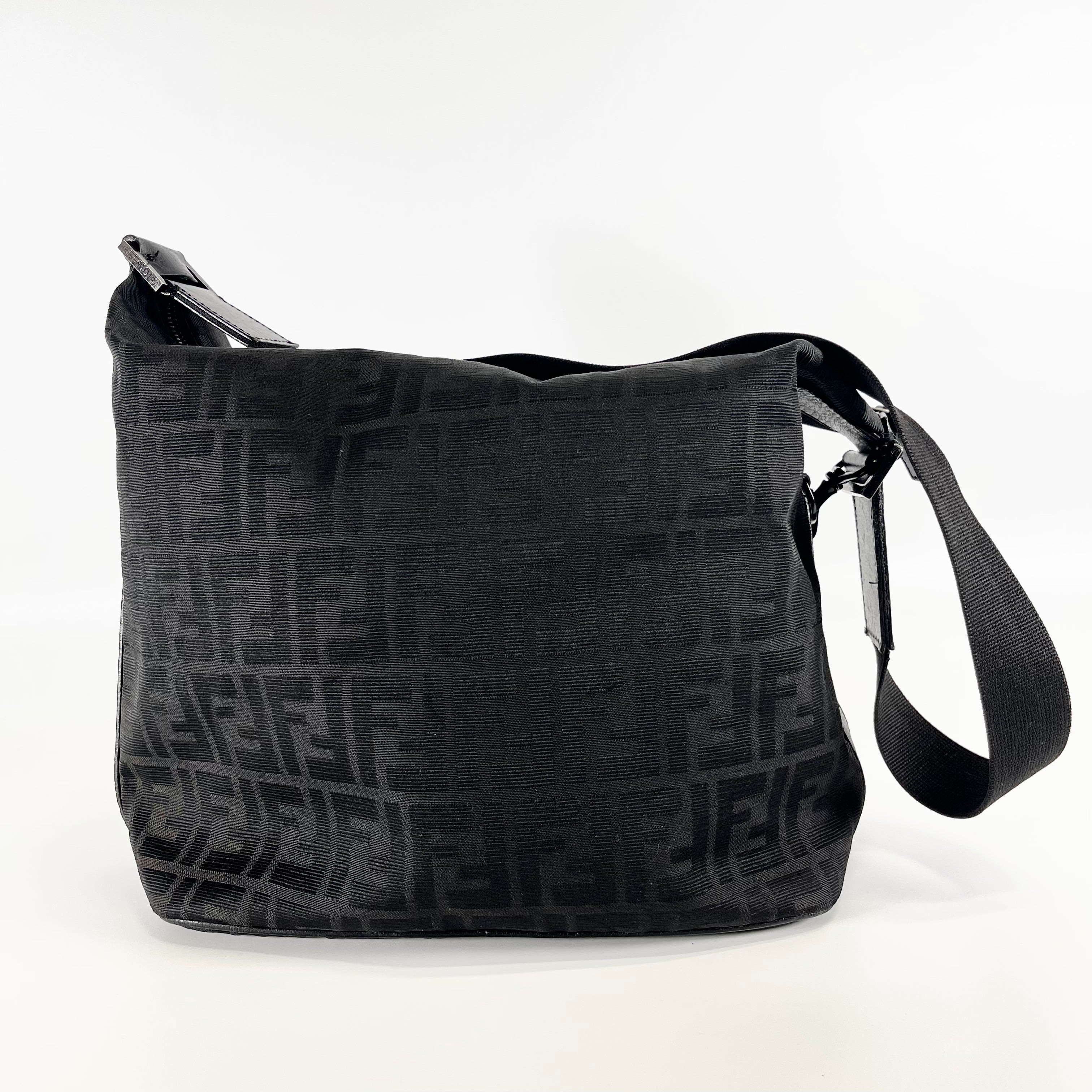 2602 secondhand FENDI Zucca Shoulder bag