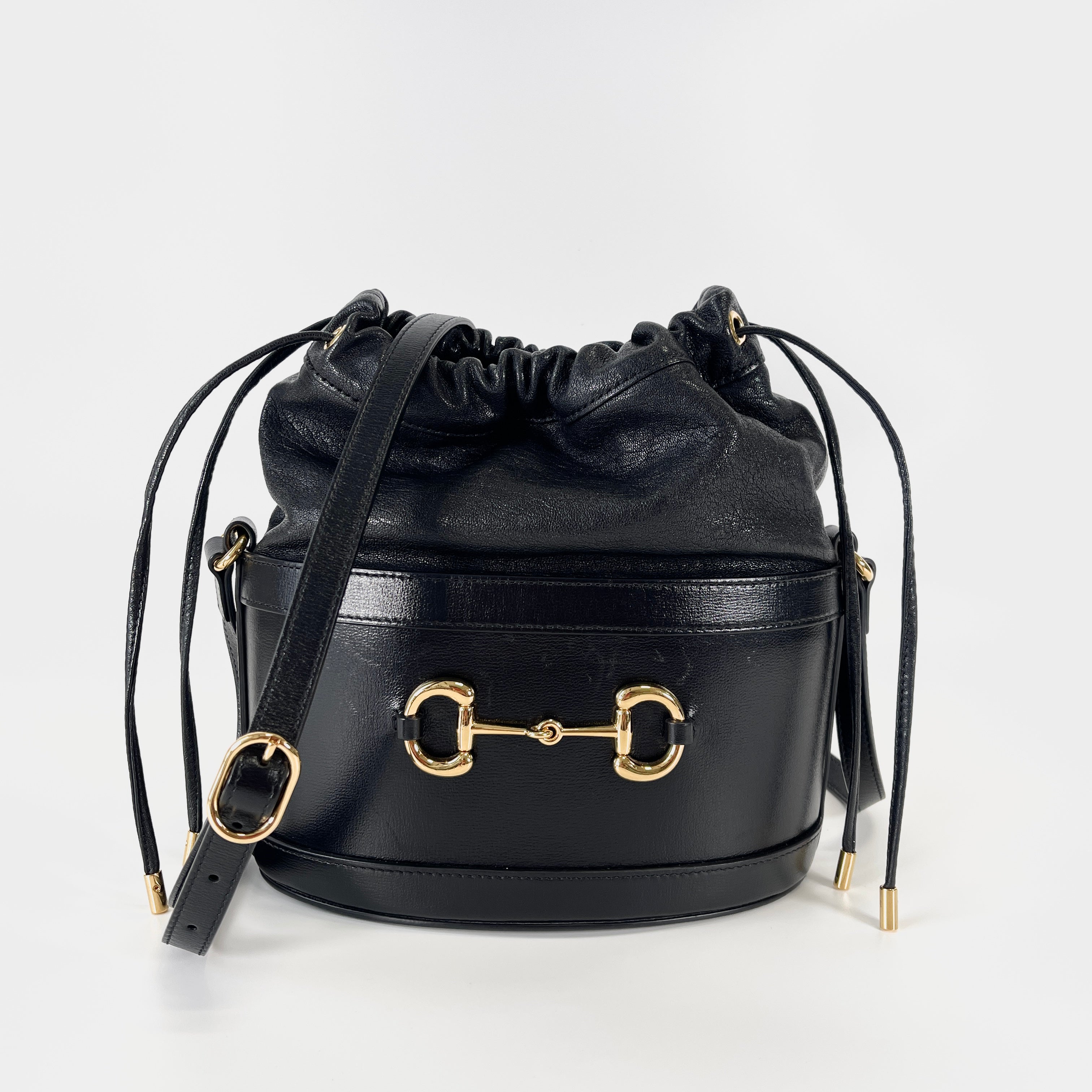 2604 secondhand GUCCI 602118 Shoulder bag / Crossbody Bag