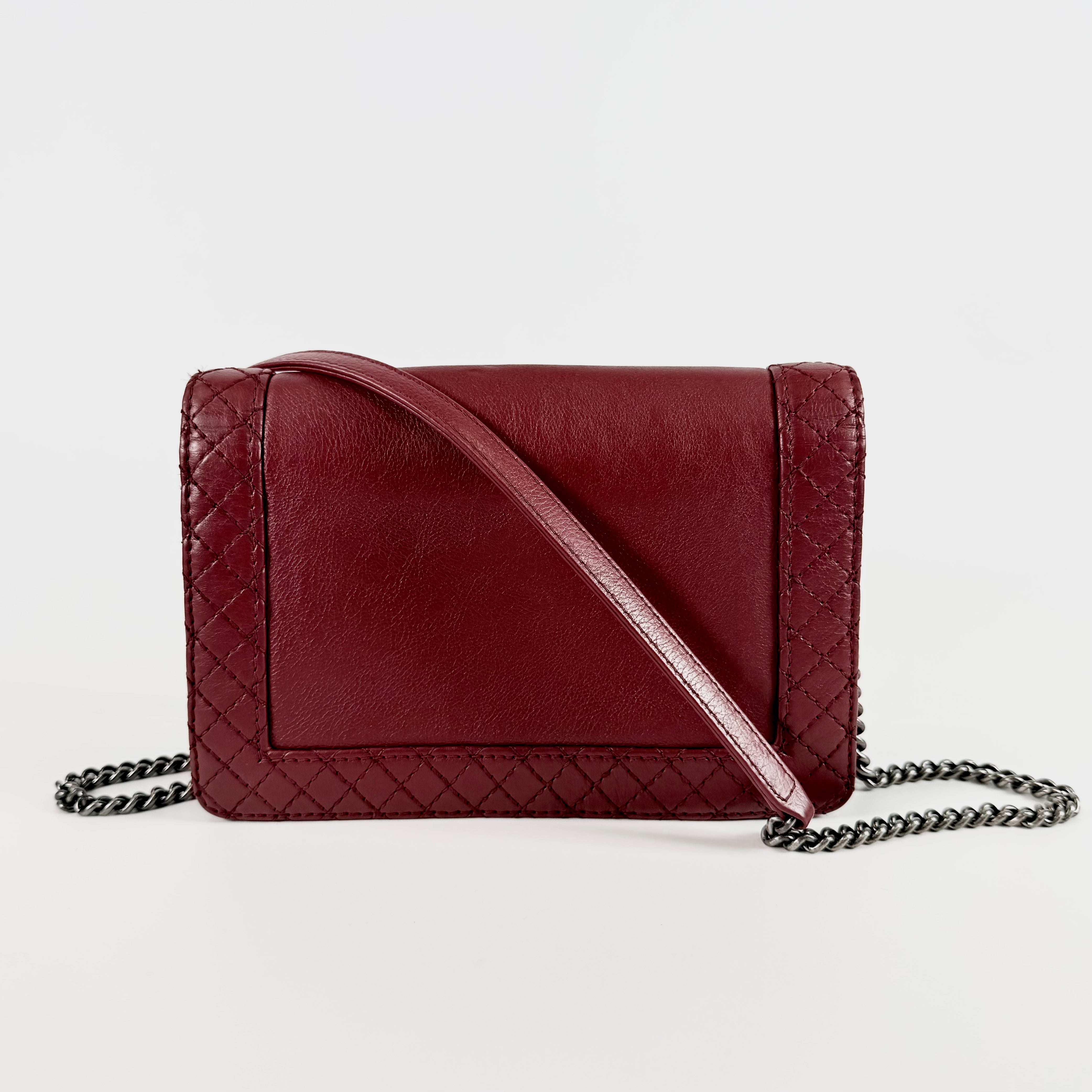 2608 secondhand CHANEL Boy leather Chain Shoulder Bag Red gun metallic metal fittings 18649317 18