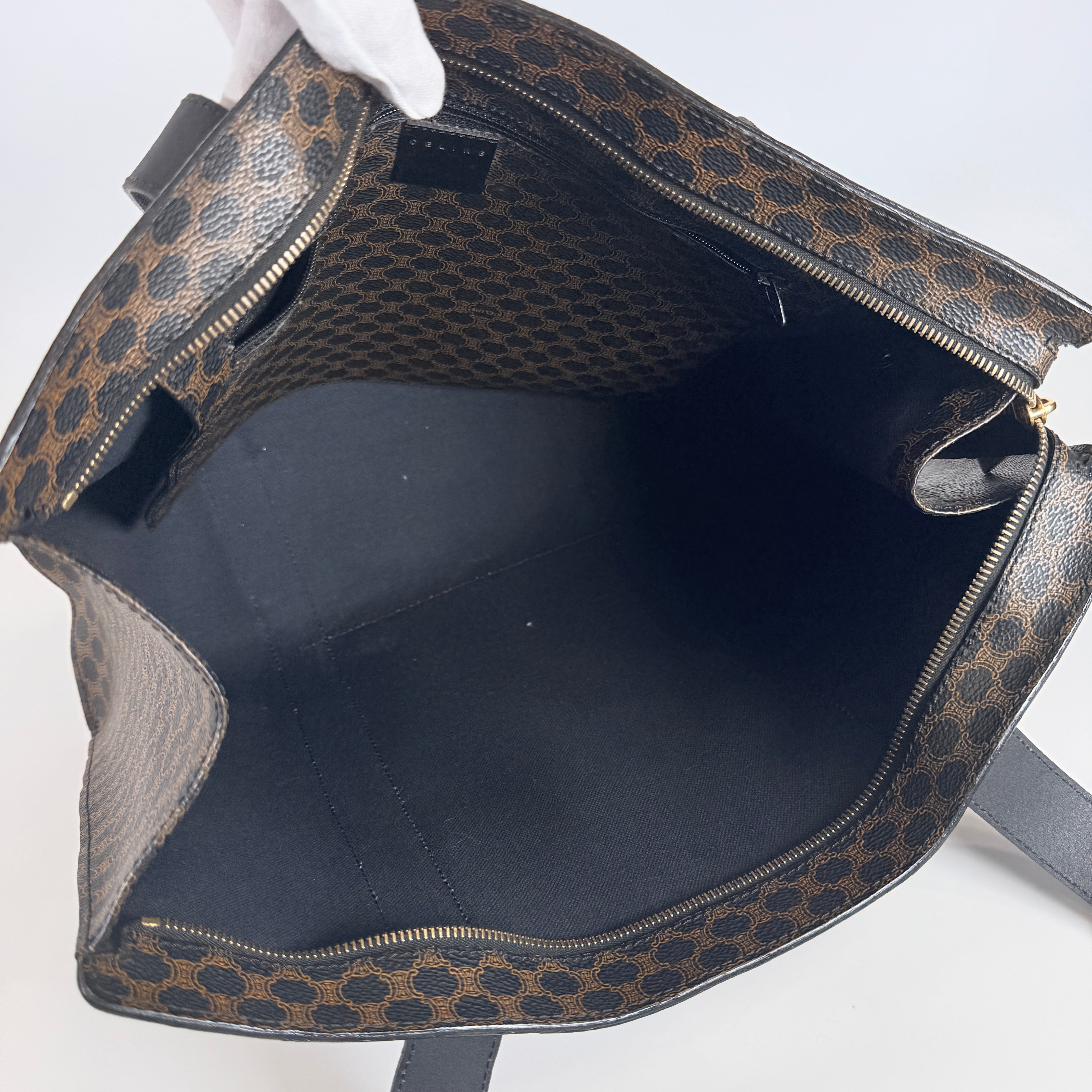 2607 secondhand CELINE Macadam Shoulder bag