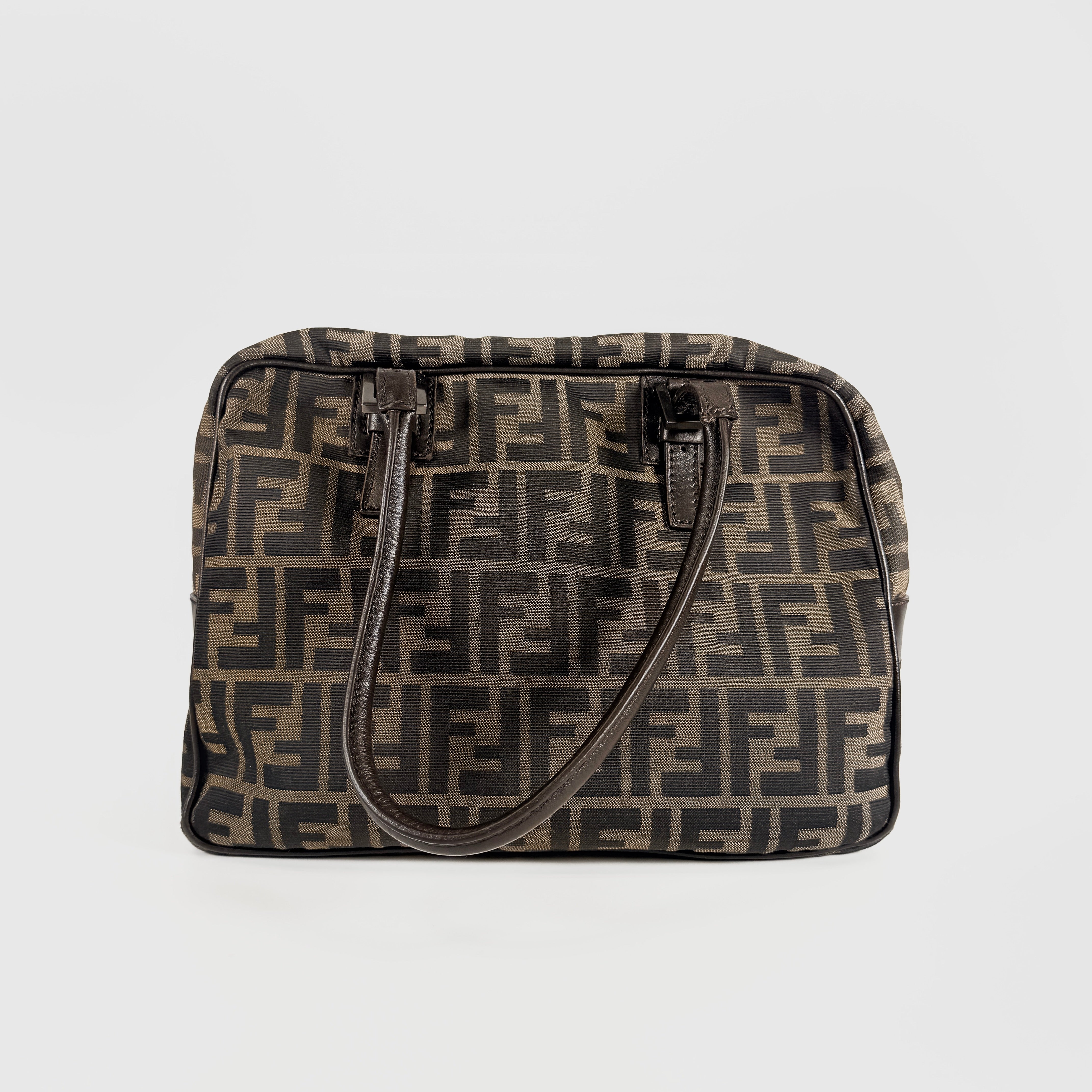 2607 secondhand FENDI Zucca hand bag