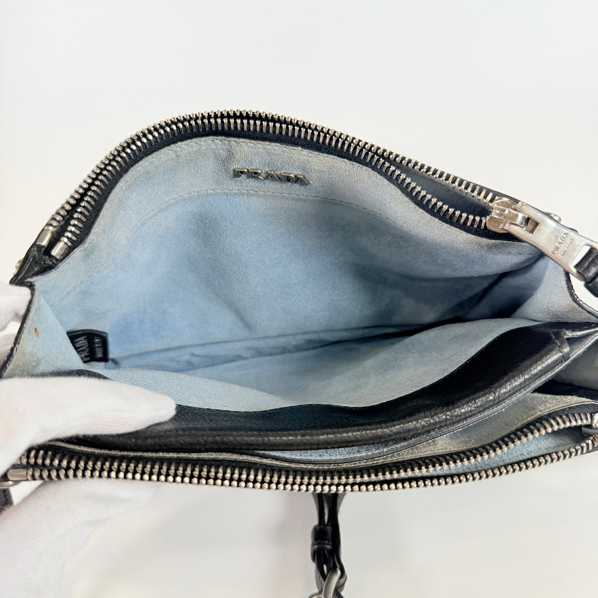 2607 secondhand PRADA leather shoulder black