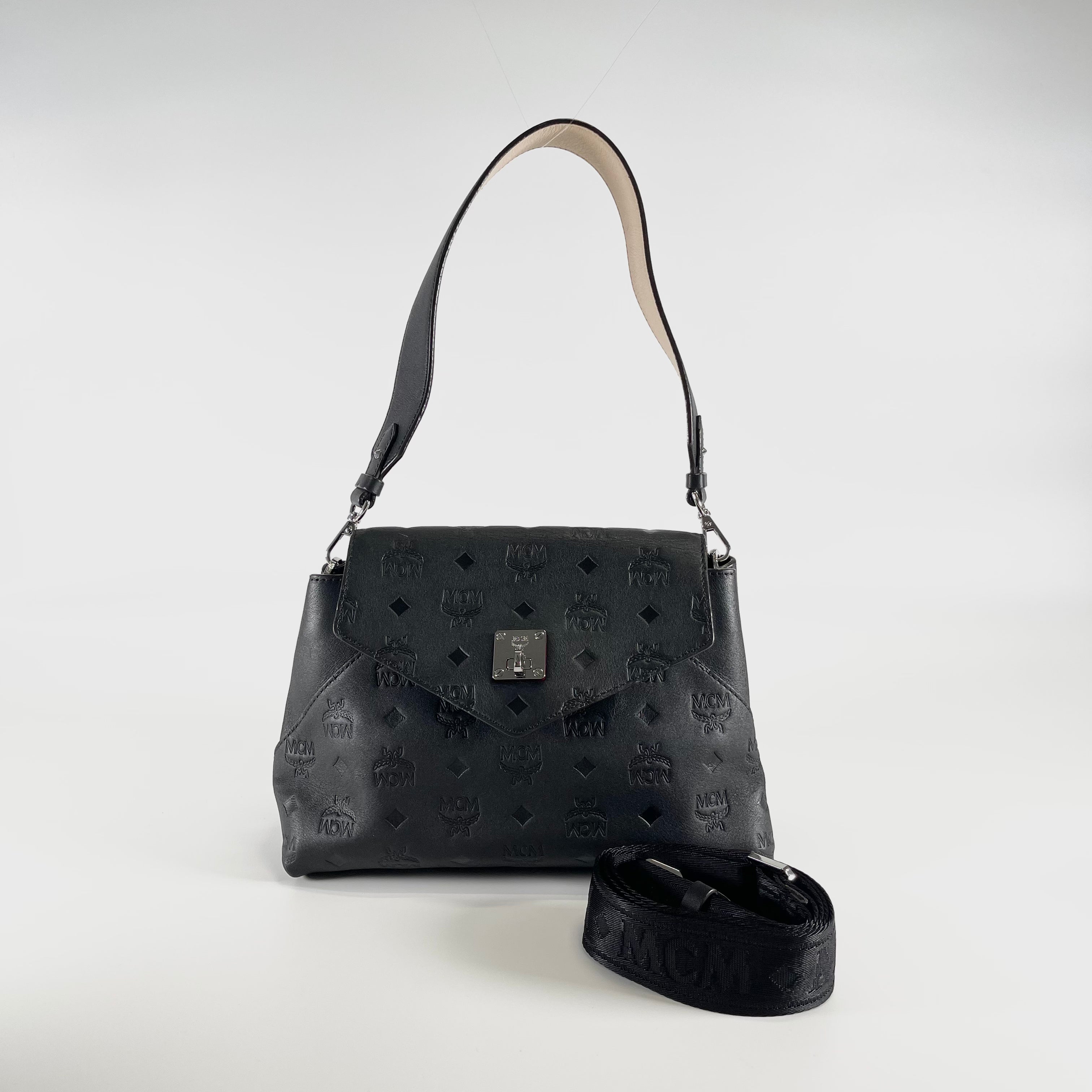 2601 secondhand MCM 2Way bag