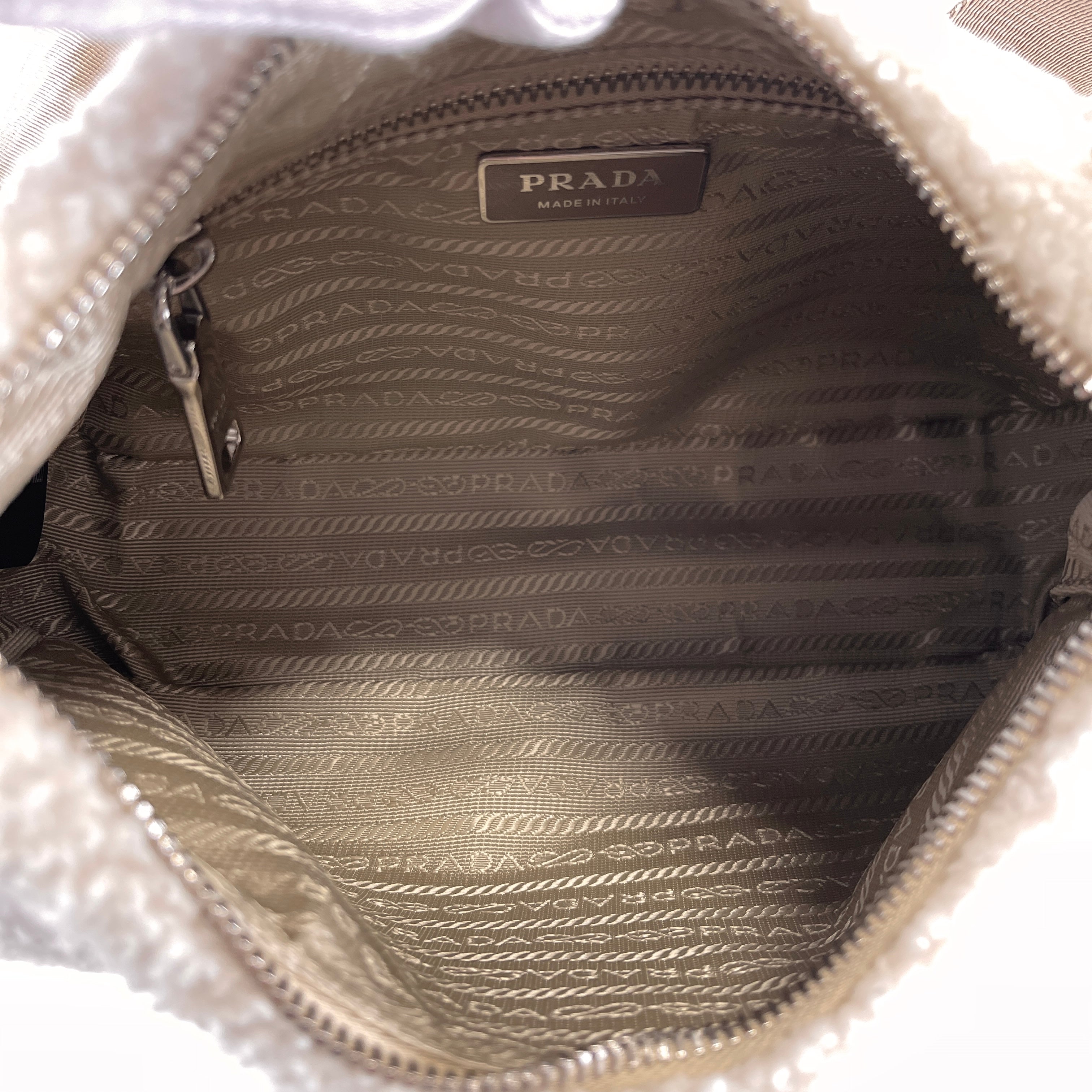 2604 secondhand PRADA hobo bag Shoulder bag